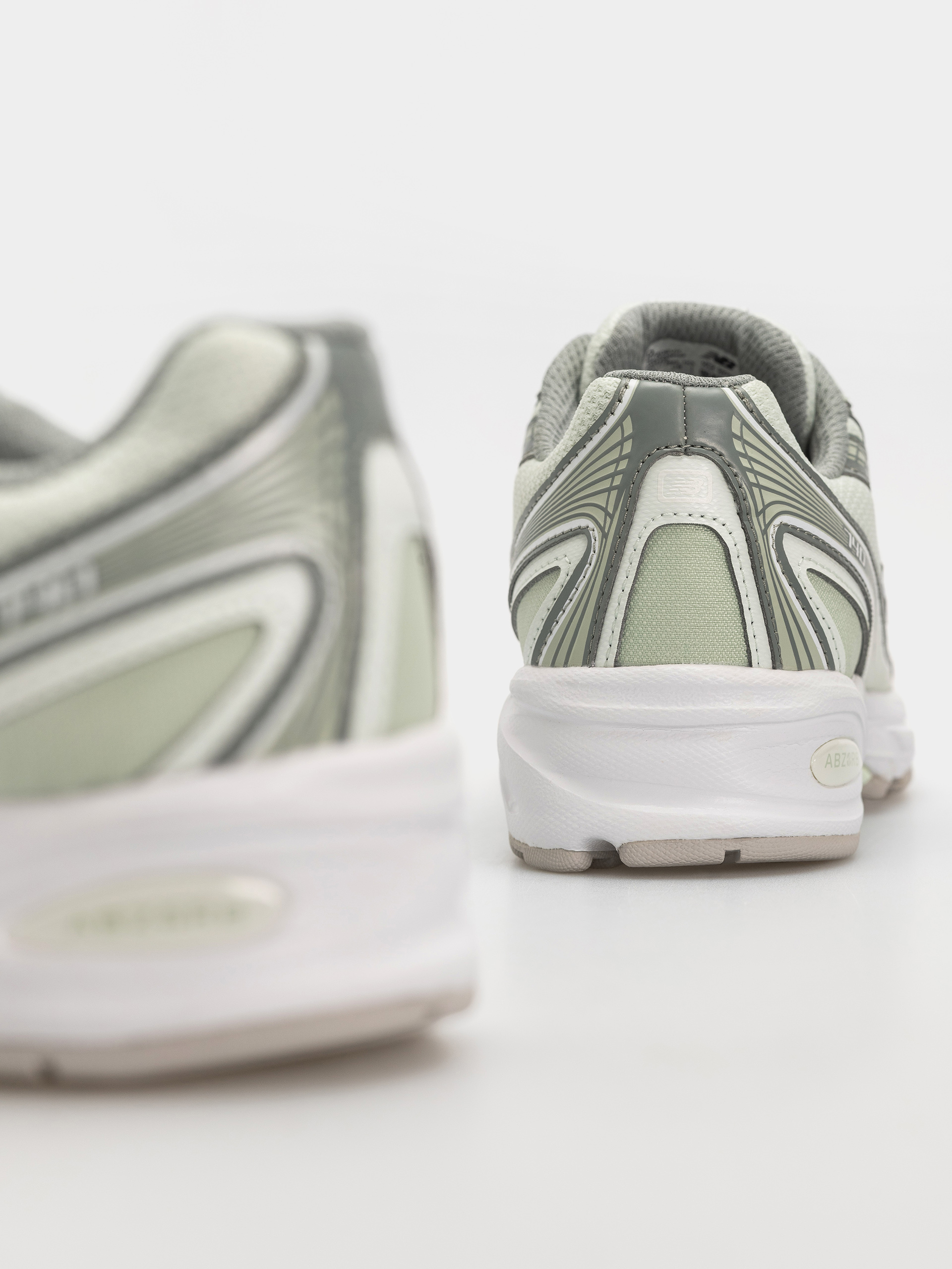 Обувки New Balance 740 (mint water/silver moss)