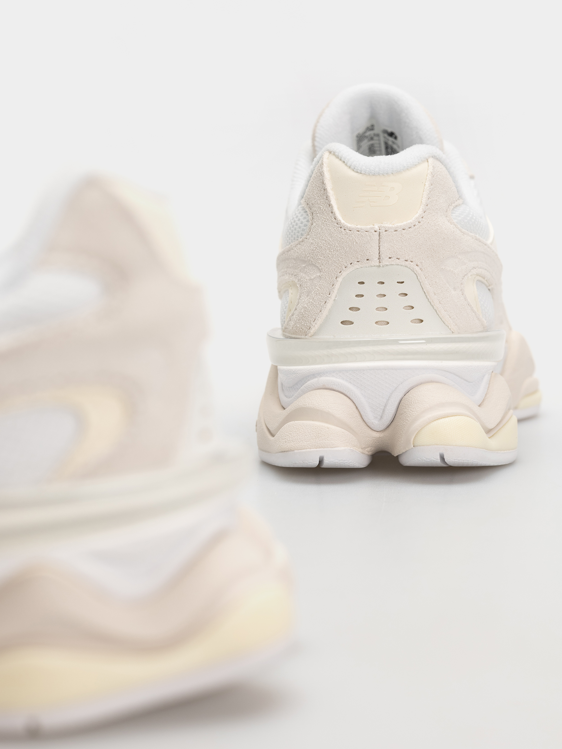 Обувки New Balance 9060 (angora/sea salt)