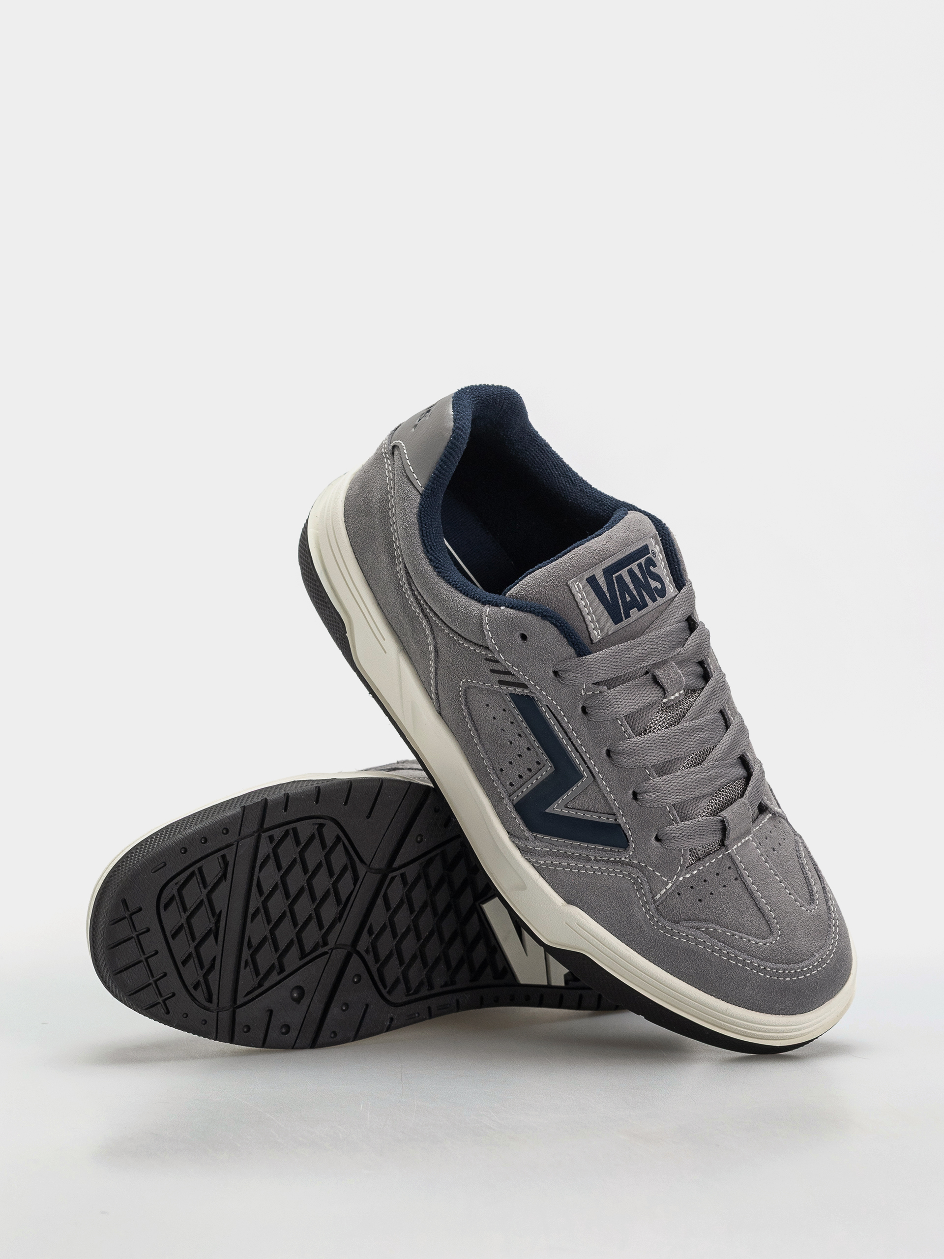 Обувки Vans Upland (gray/navy)