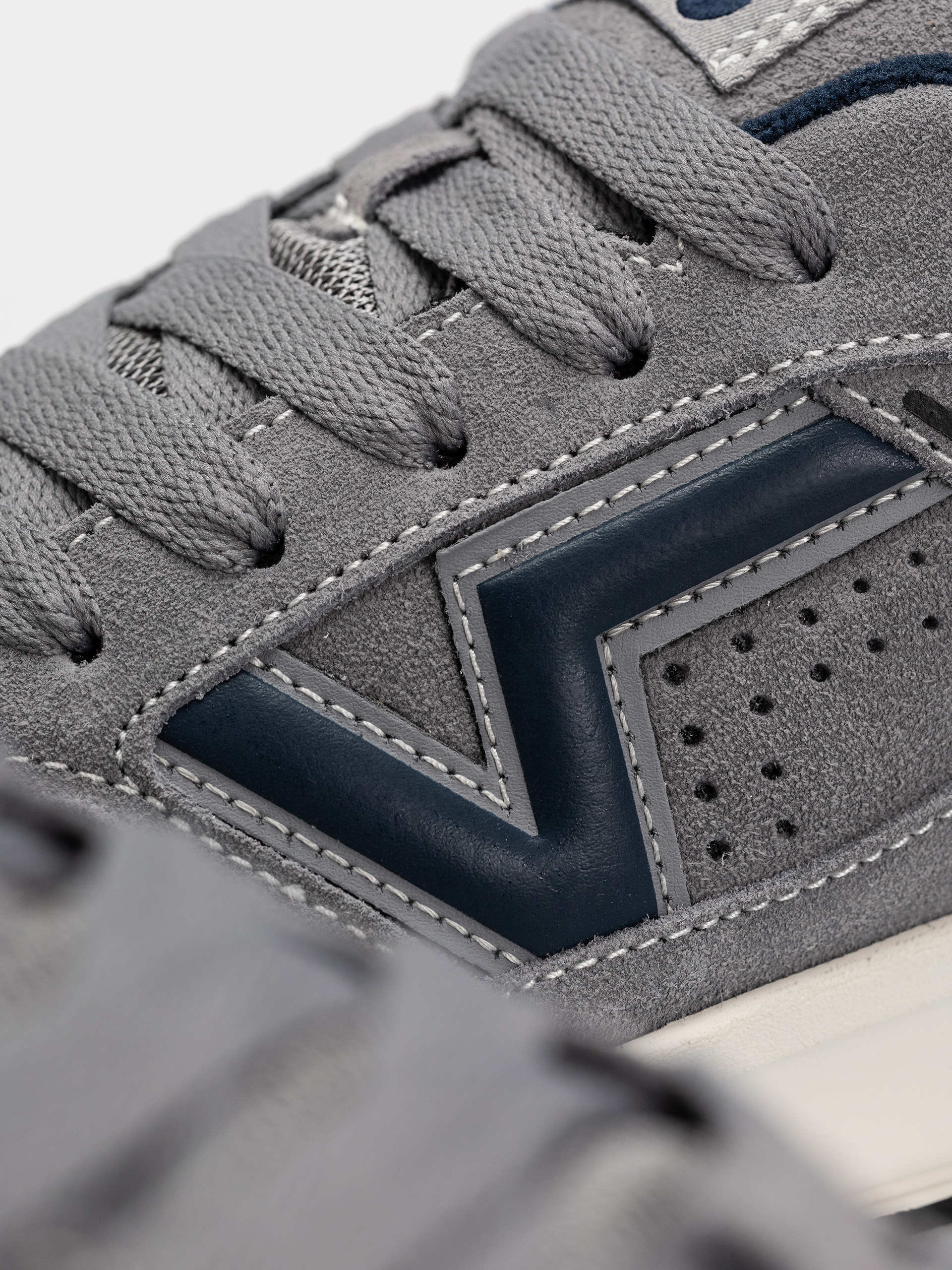 Обувки Vans Upland (gray/navy)