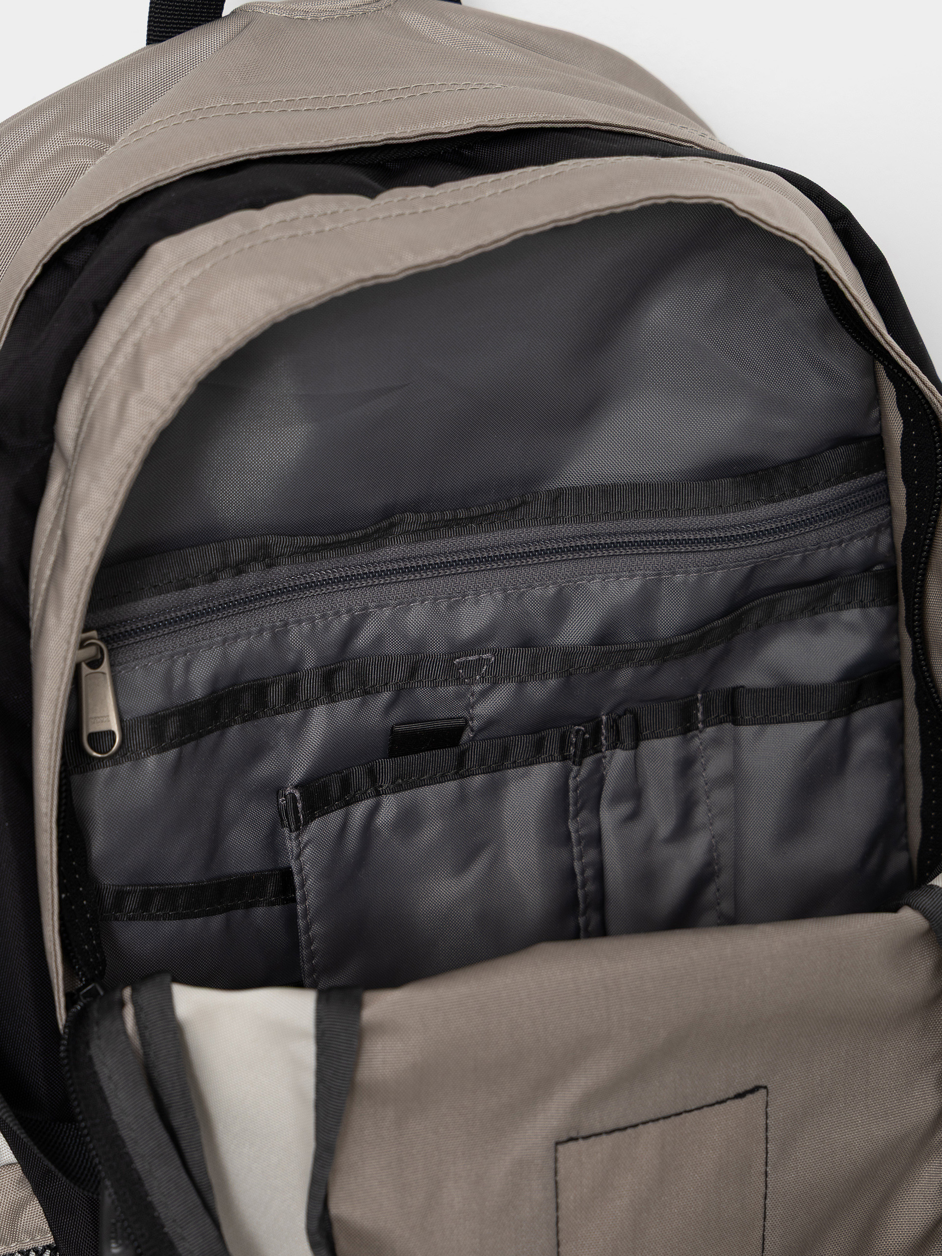 Раница The North Face Hot Shot Se (stone slab/cumulus cloud)