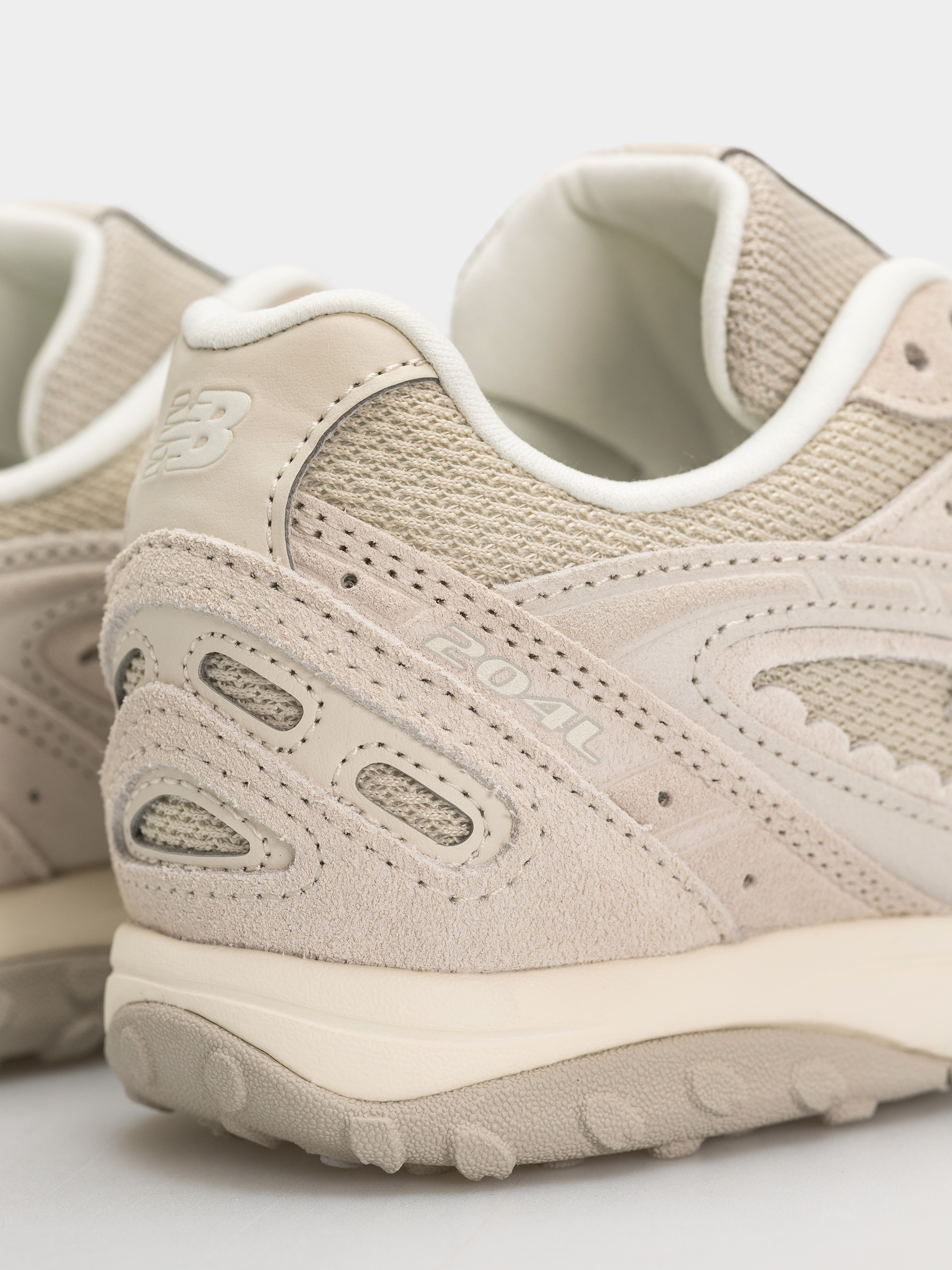 Обувки New Balance 204L (sea salt)