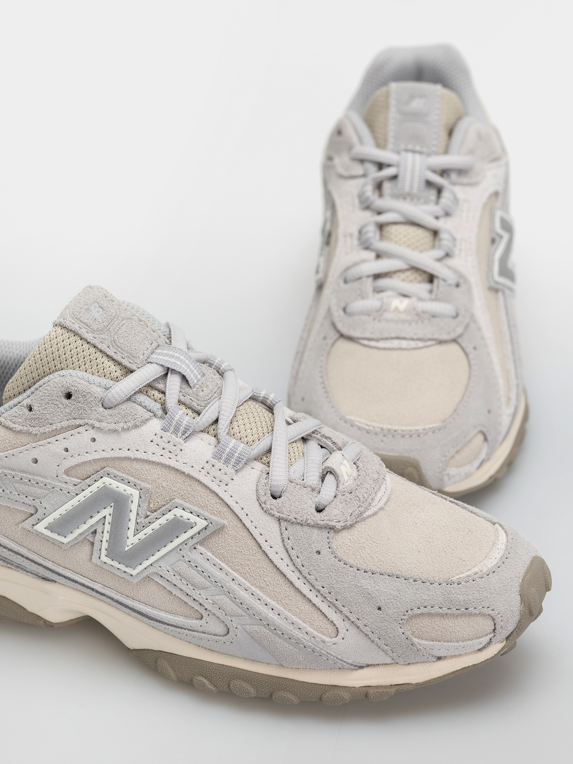 Обувки New Balance 204L (grey matter shipyard)