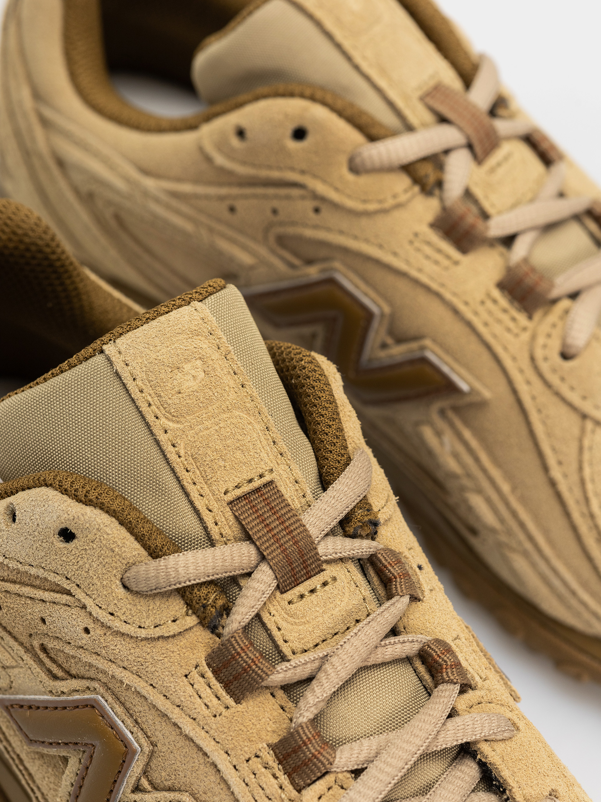 Обувки New Balance 204L (quicksand bark)