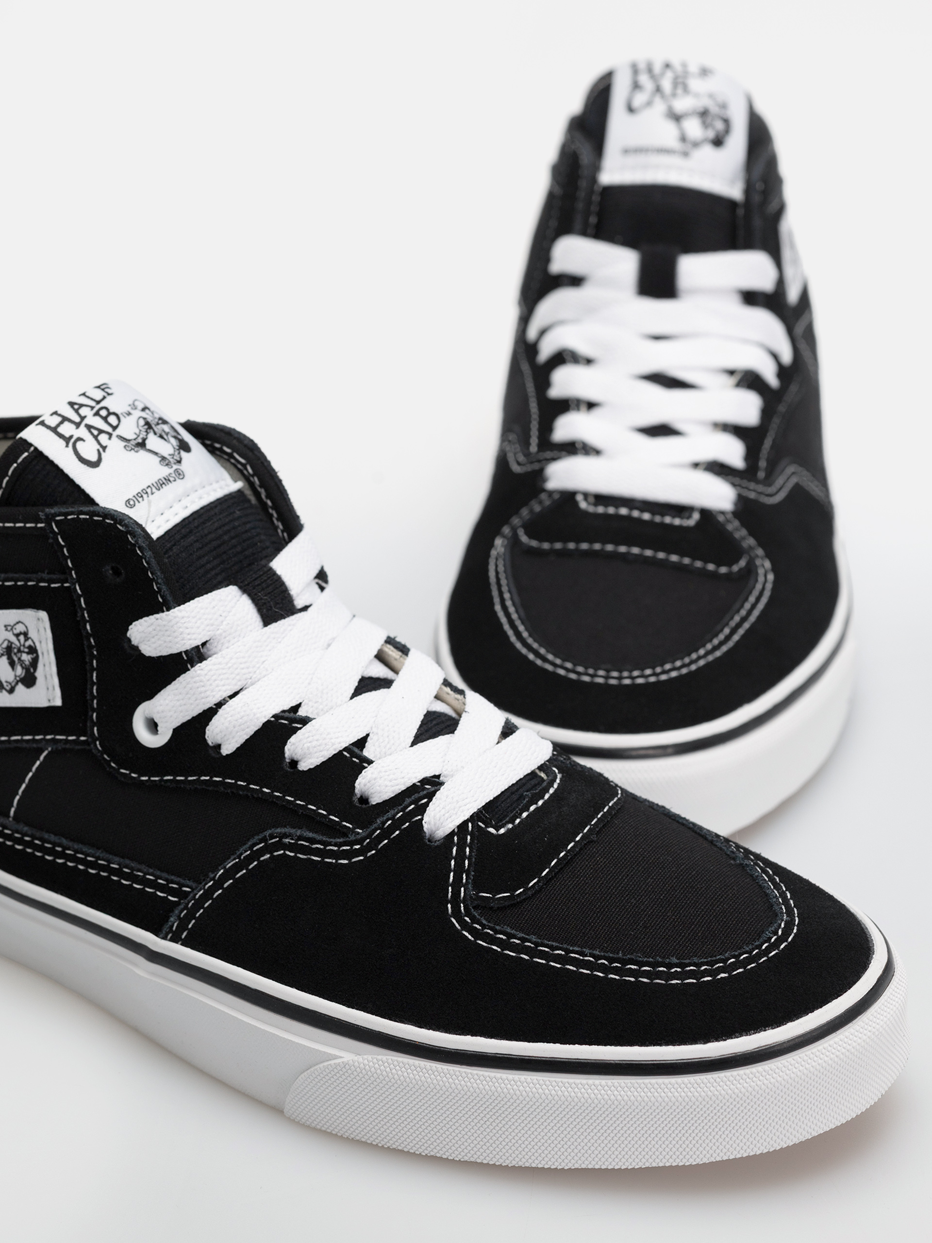 Обувки Vans Half Cab Decon (black/true white)