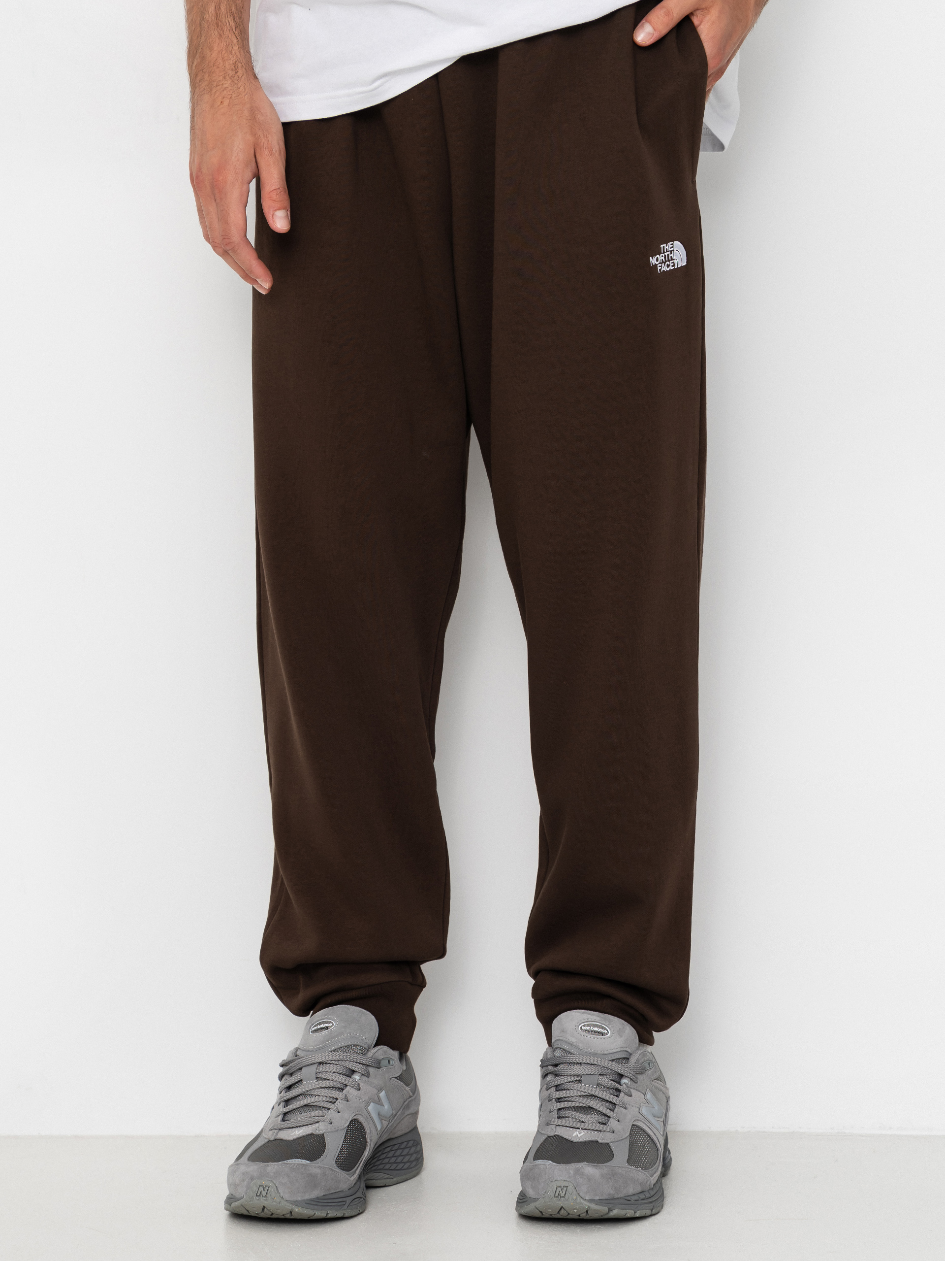 Панталони The North Face Evolution Simple Dome Regular Jogger (dark chestnut)