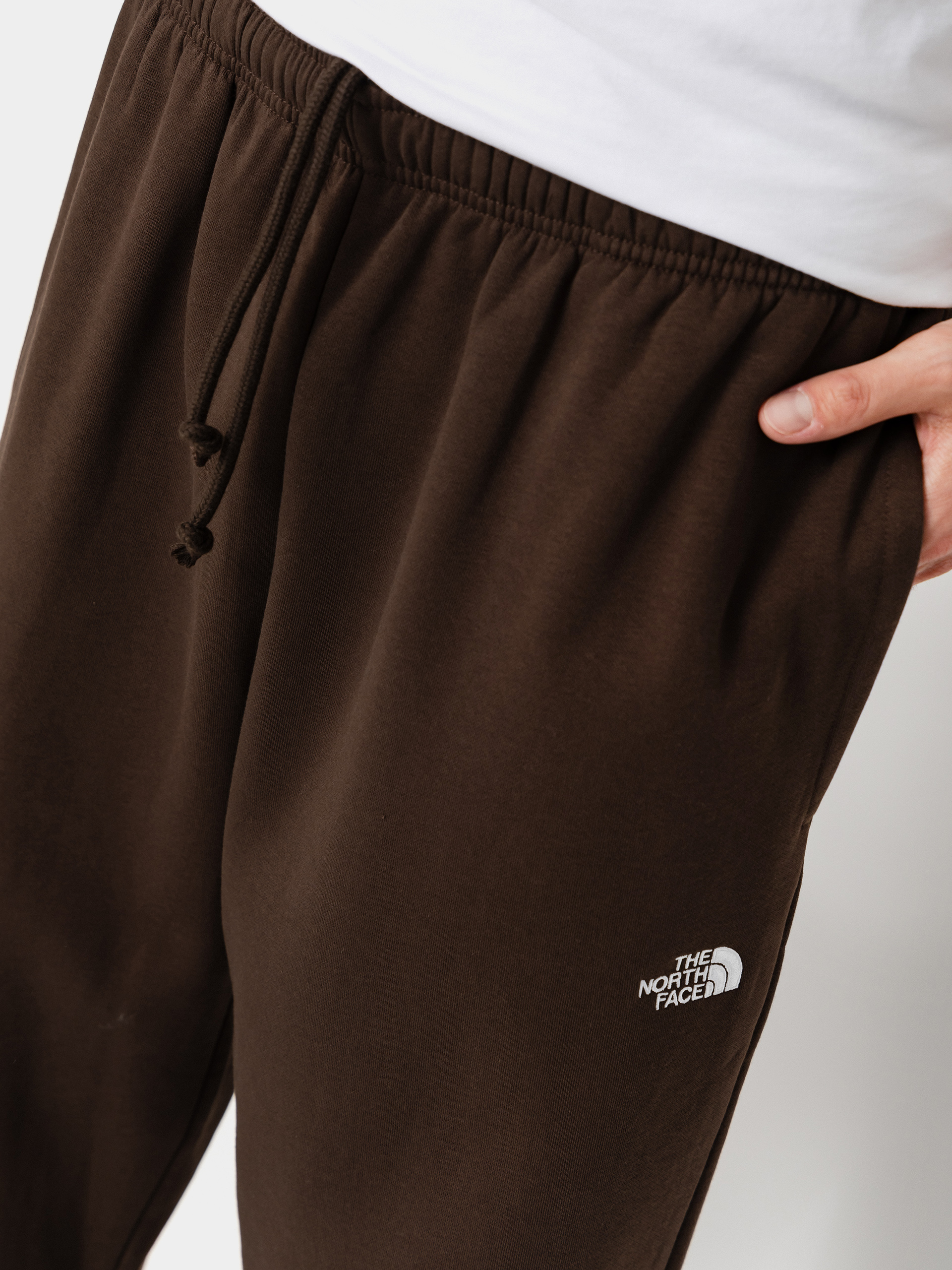 Панталони The North Face Evolution Simple Dome Regular Jogger (dark chestnut)
