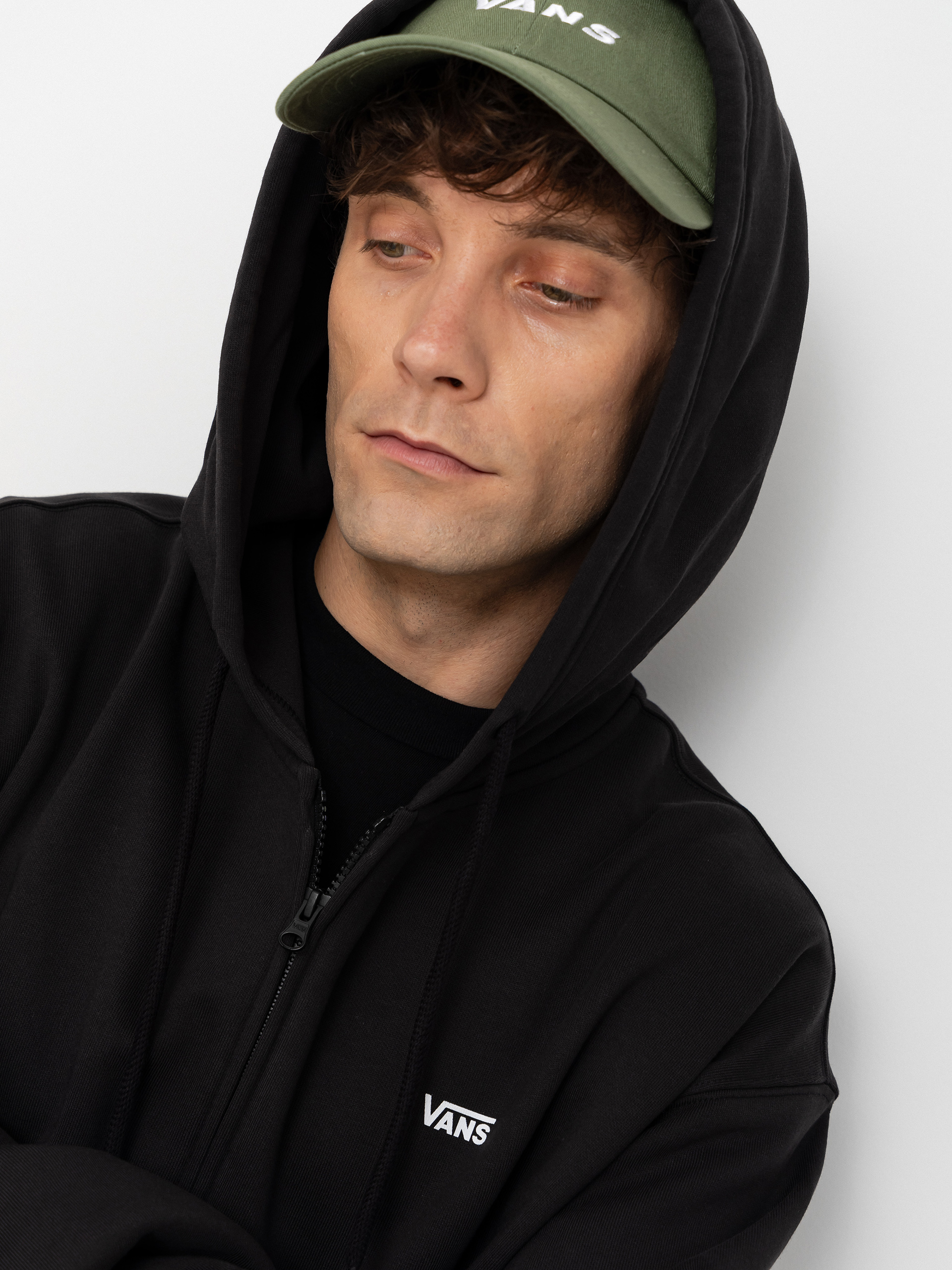 Суитшърт с качулка Vans Left Chest ZHD (black)