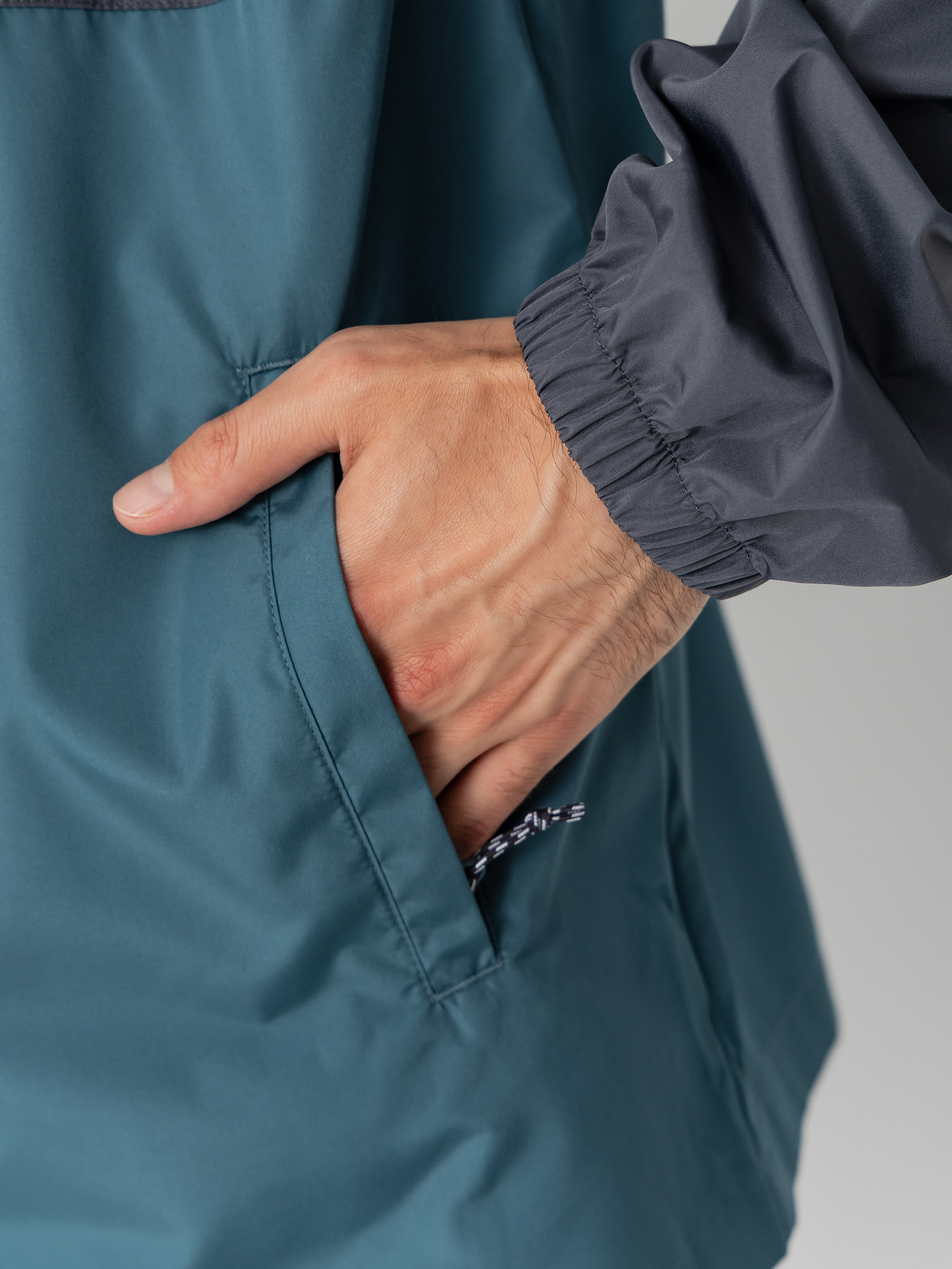 Яке Salty Crew Surface Windbreaker (magnet)