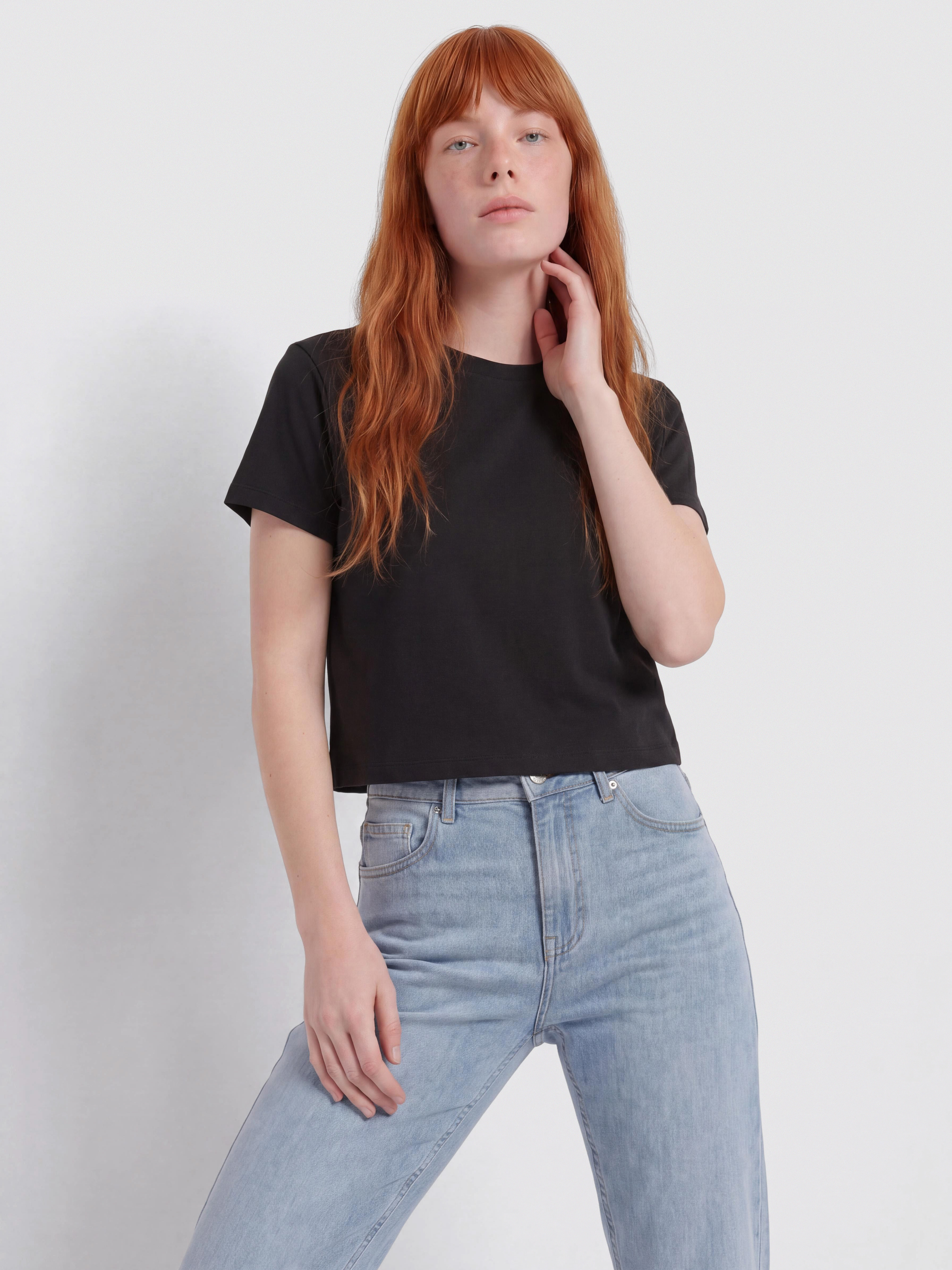 Тениска Vans Salton Crew Wmn (black)