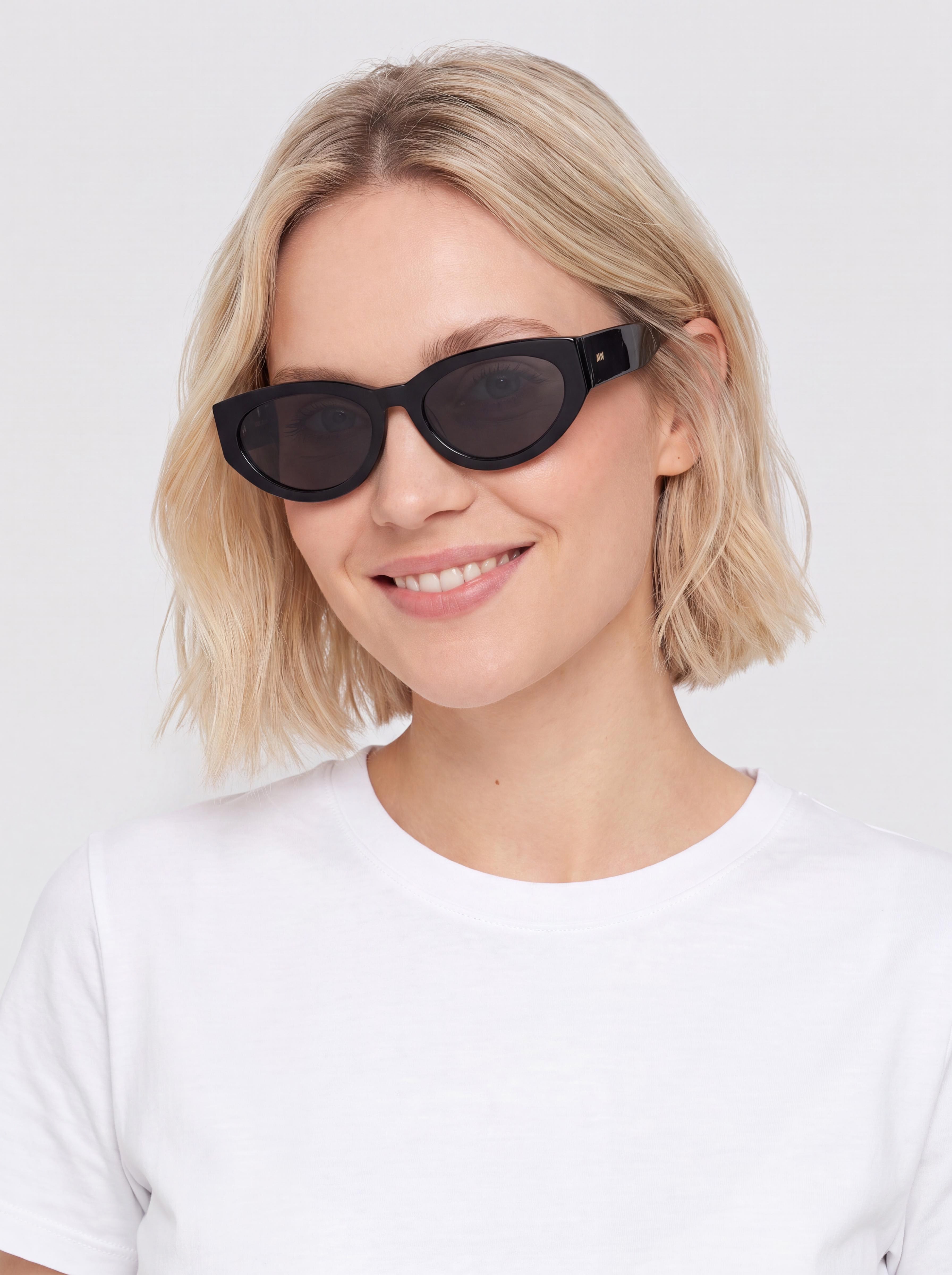 Слънчеви очила MessyWeekend Audrey (black/grey)