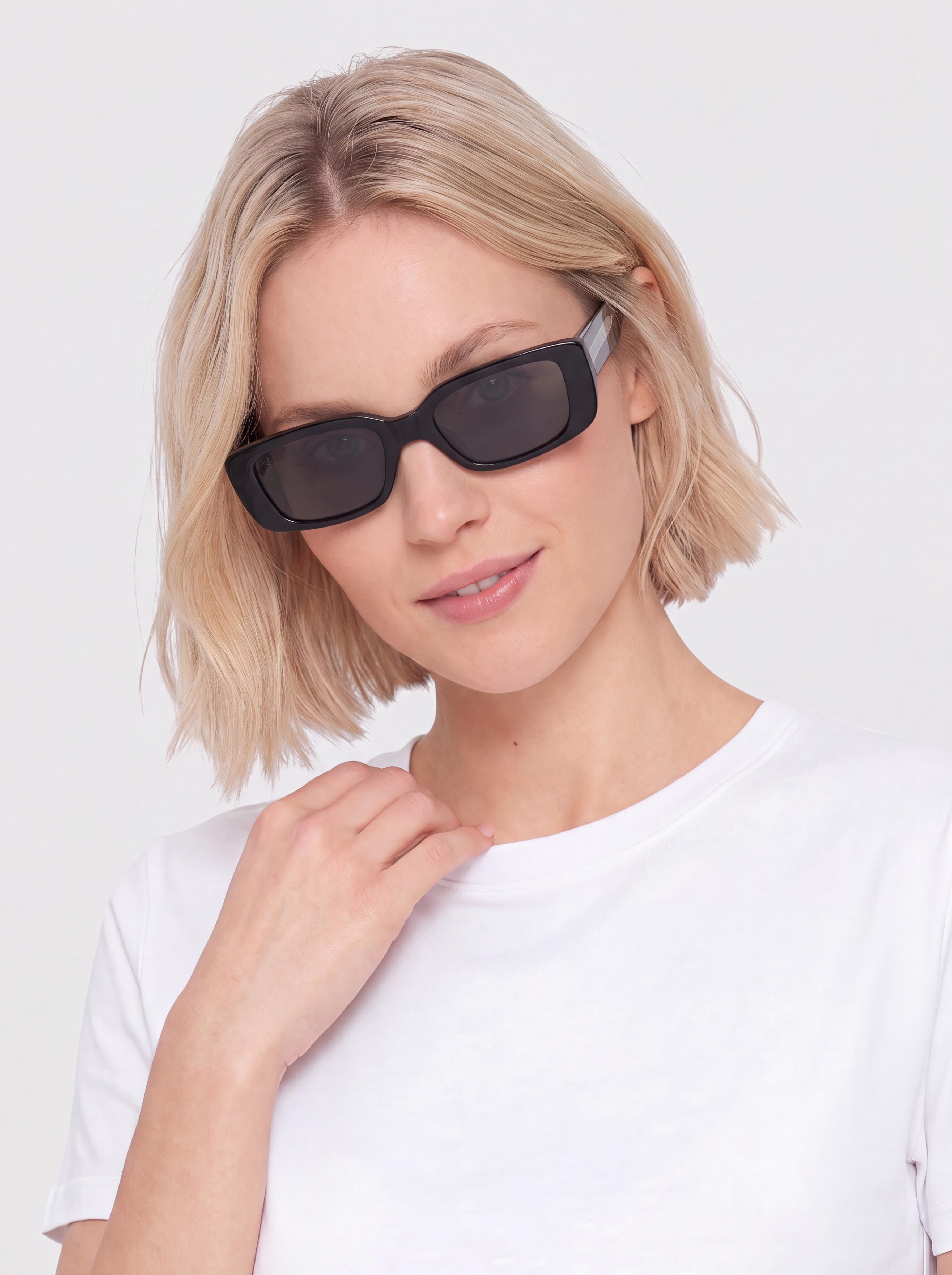 Слънчеви очила MessyWeekend Grace Iso (black/transparent)