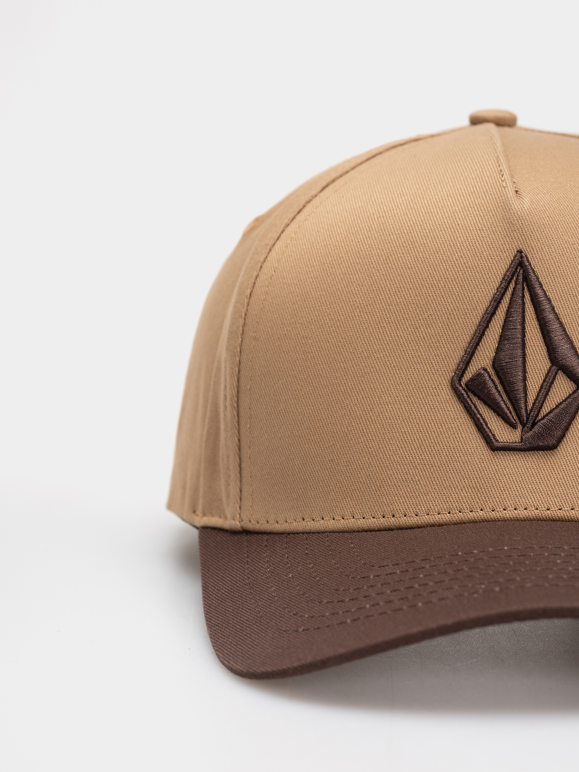 Шапка с козирка Volcom Embossed Stone (cacao)