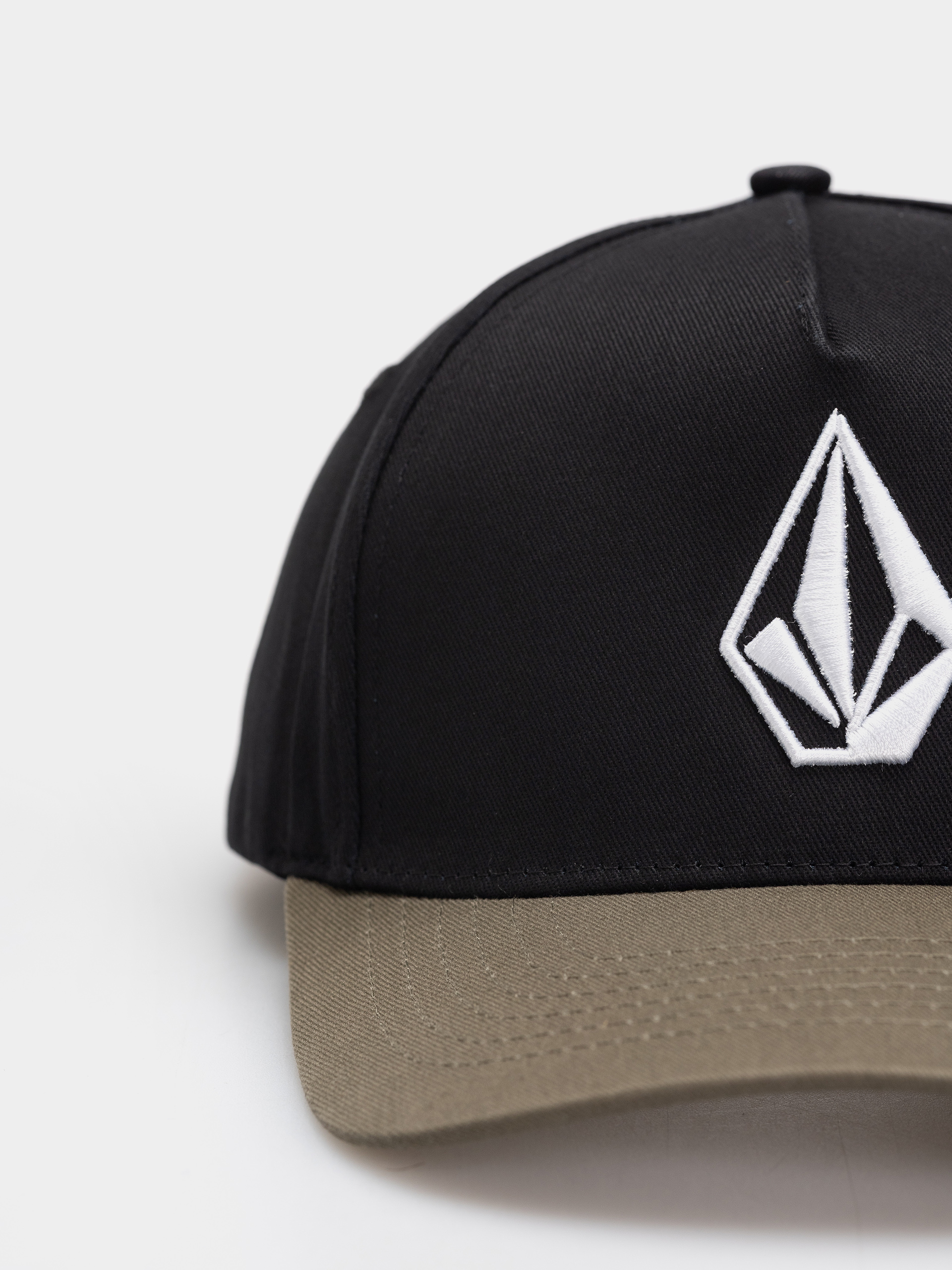 Шапка с козирка Volcom Embossed Stone (wintermoss)