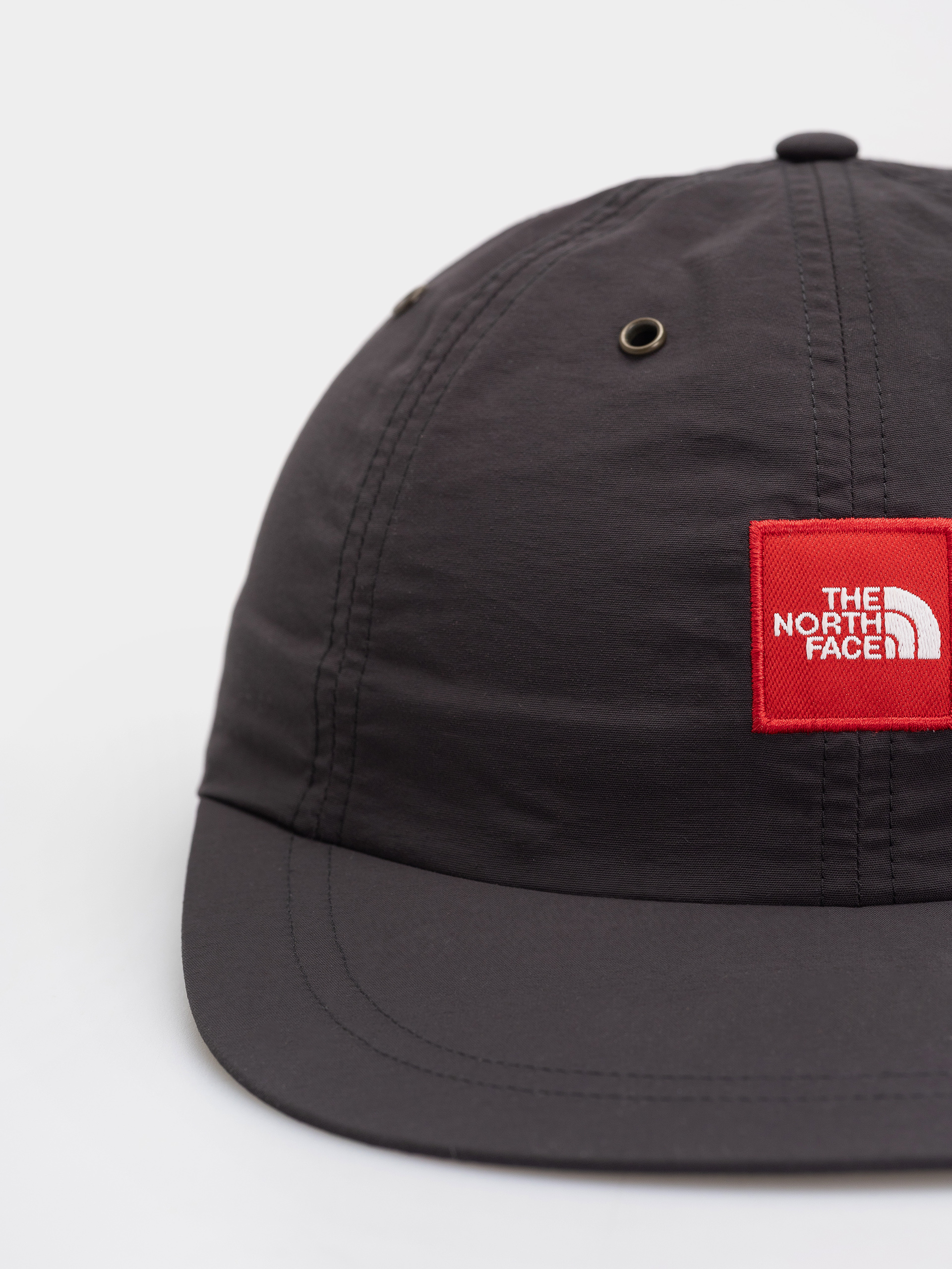 Шапка с козирка The North Face Red Box Nylon (obsidian)