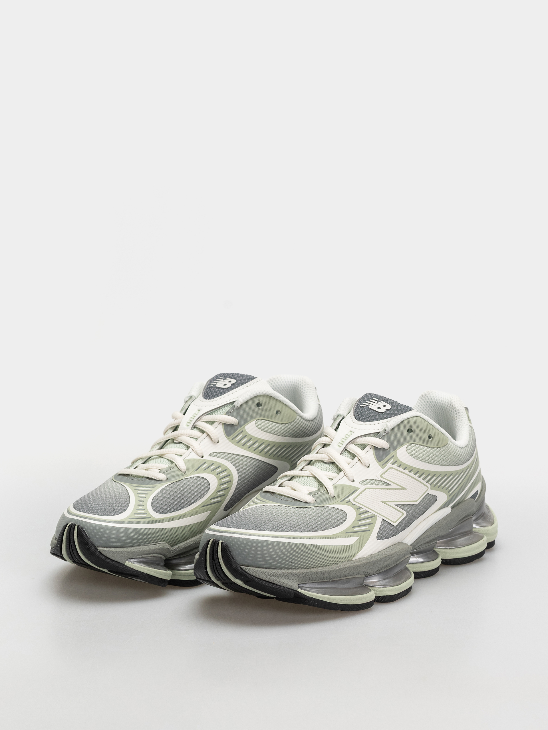 Обувки New Balance 2000 (silver moss/bayberry/sea salt)