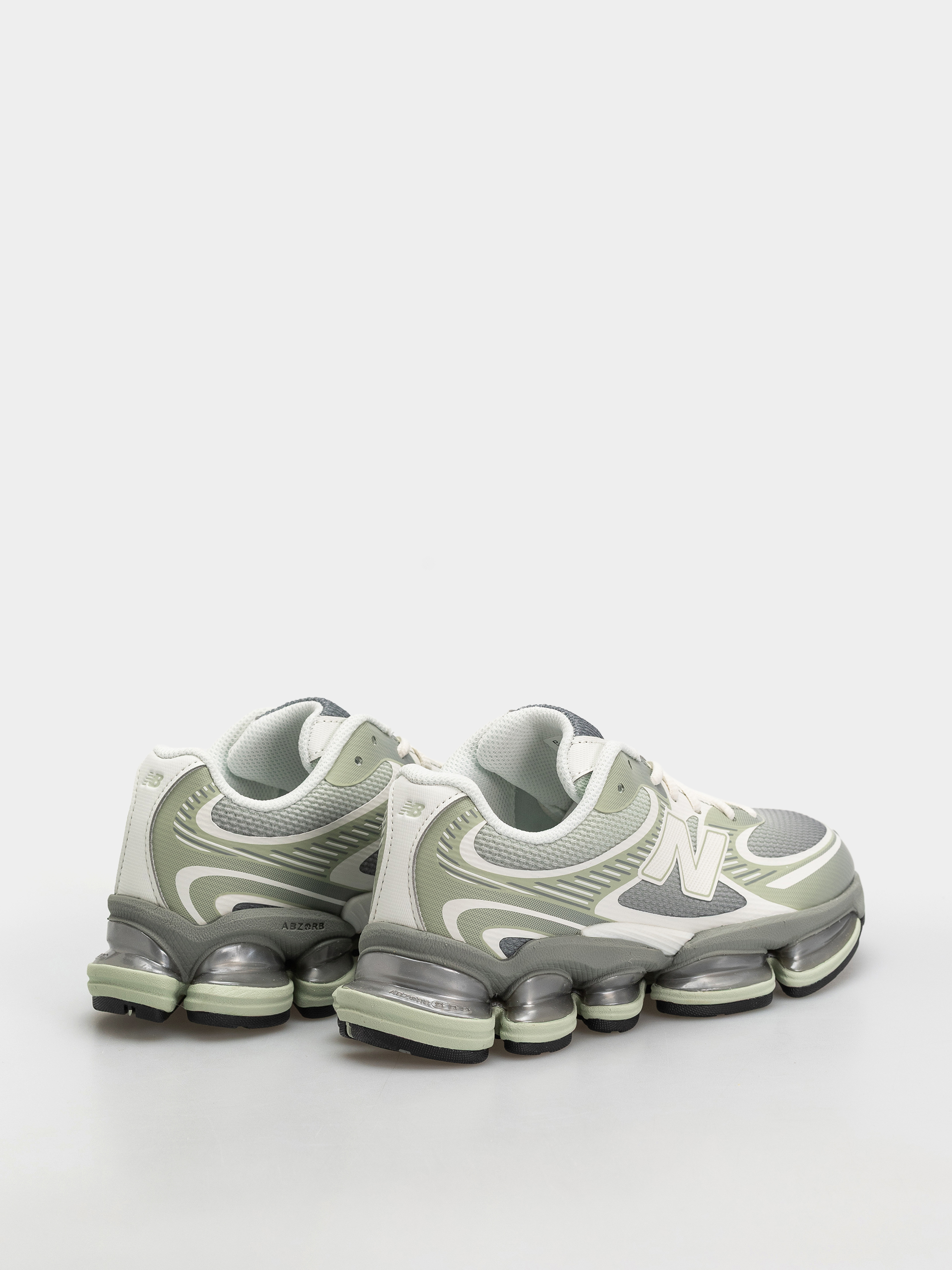 Обувки New Balance 2000 (silver moss/bayberry/sea salt)