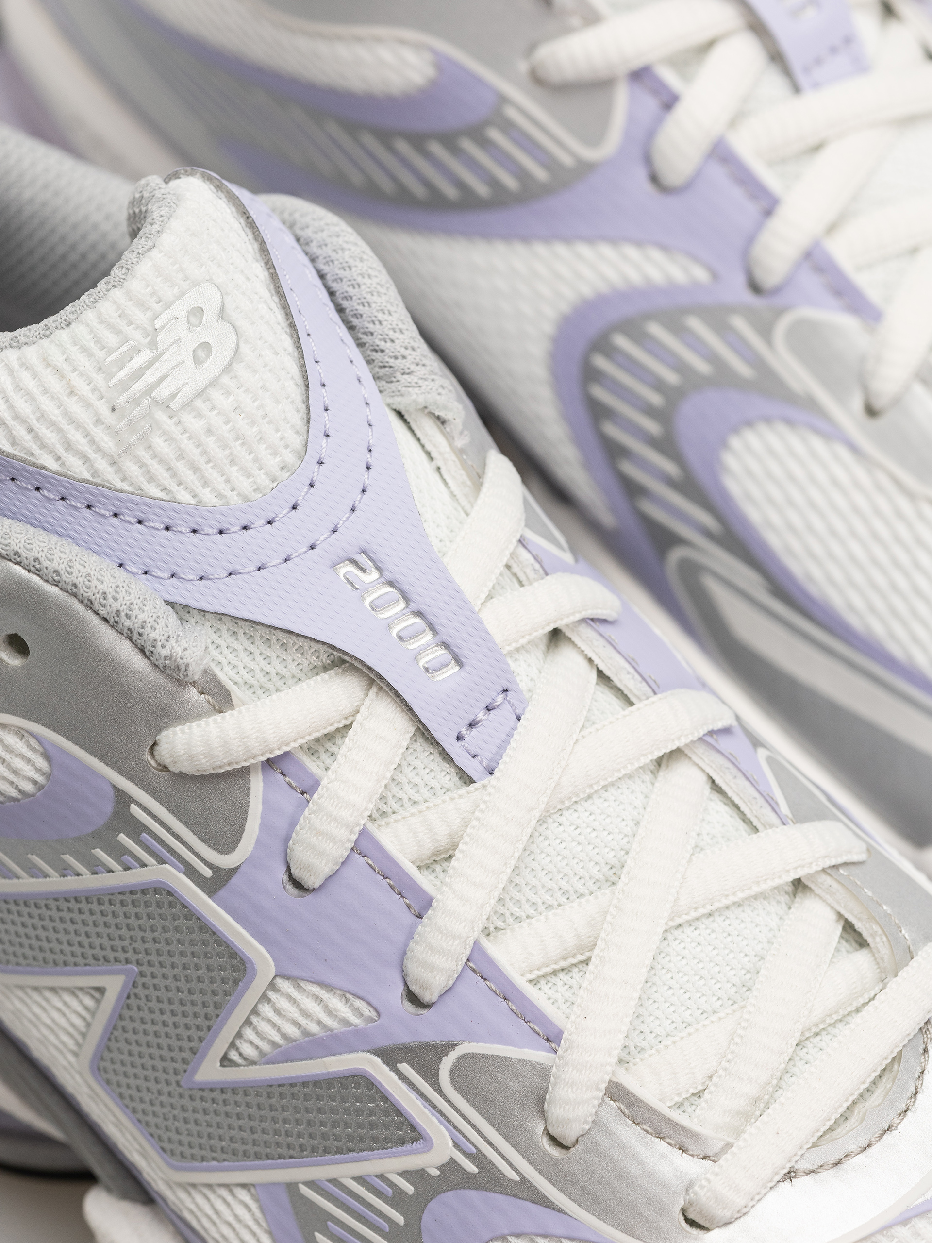 Обувки New Balance 2000 (reflection/smoked violet)