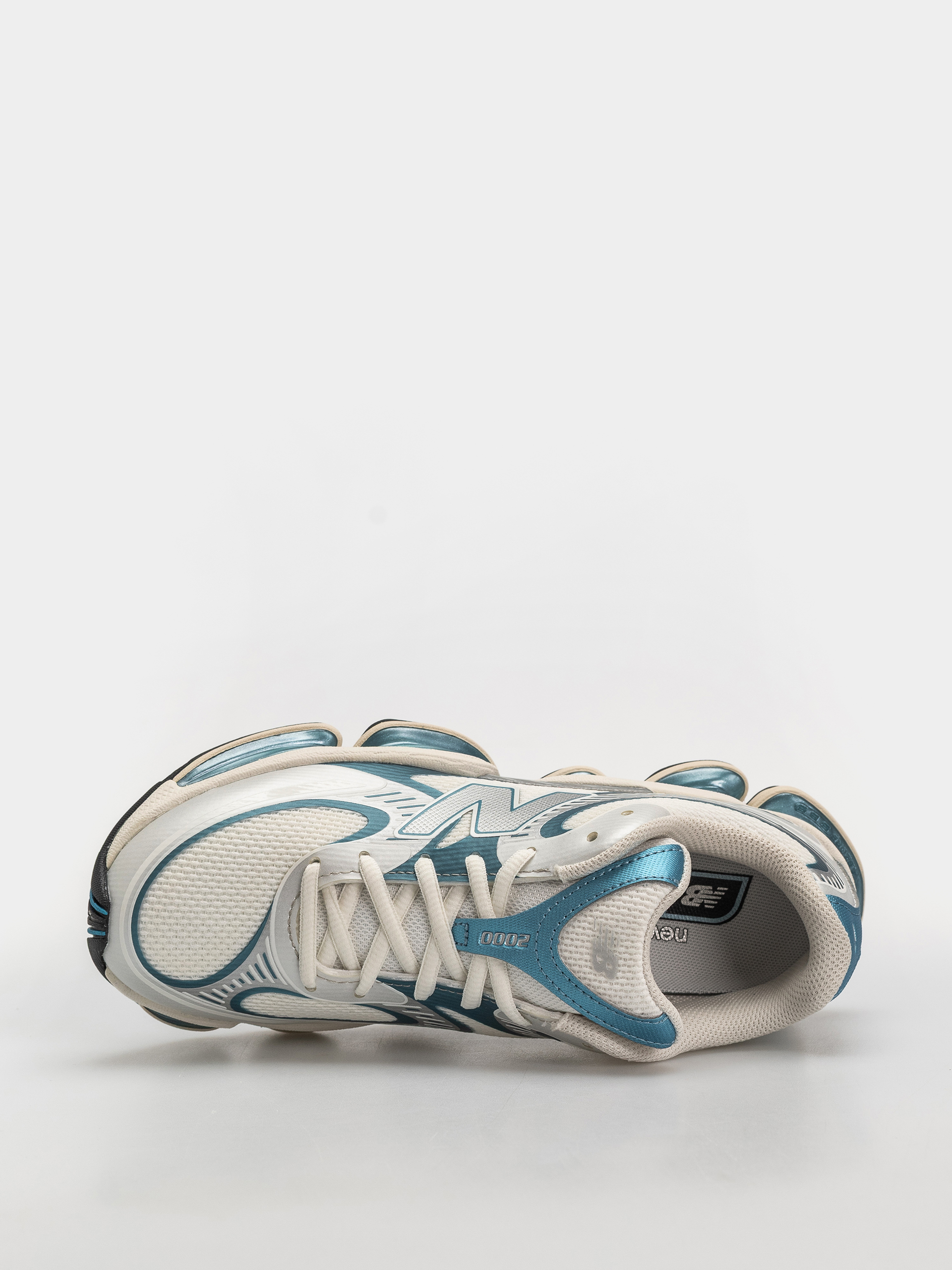 Обувки New Balance 2000 (sea salt/altitude metallic)