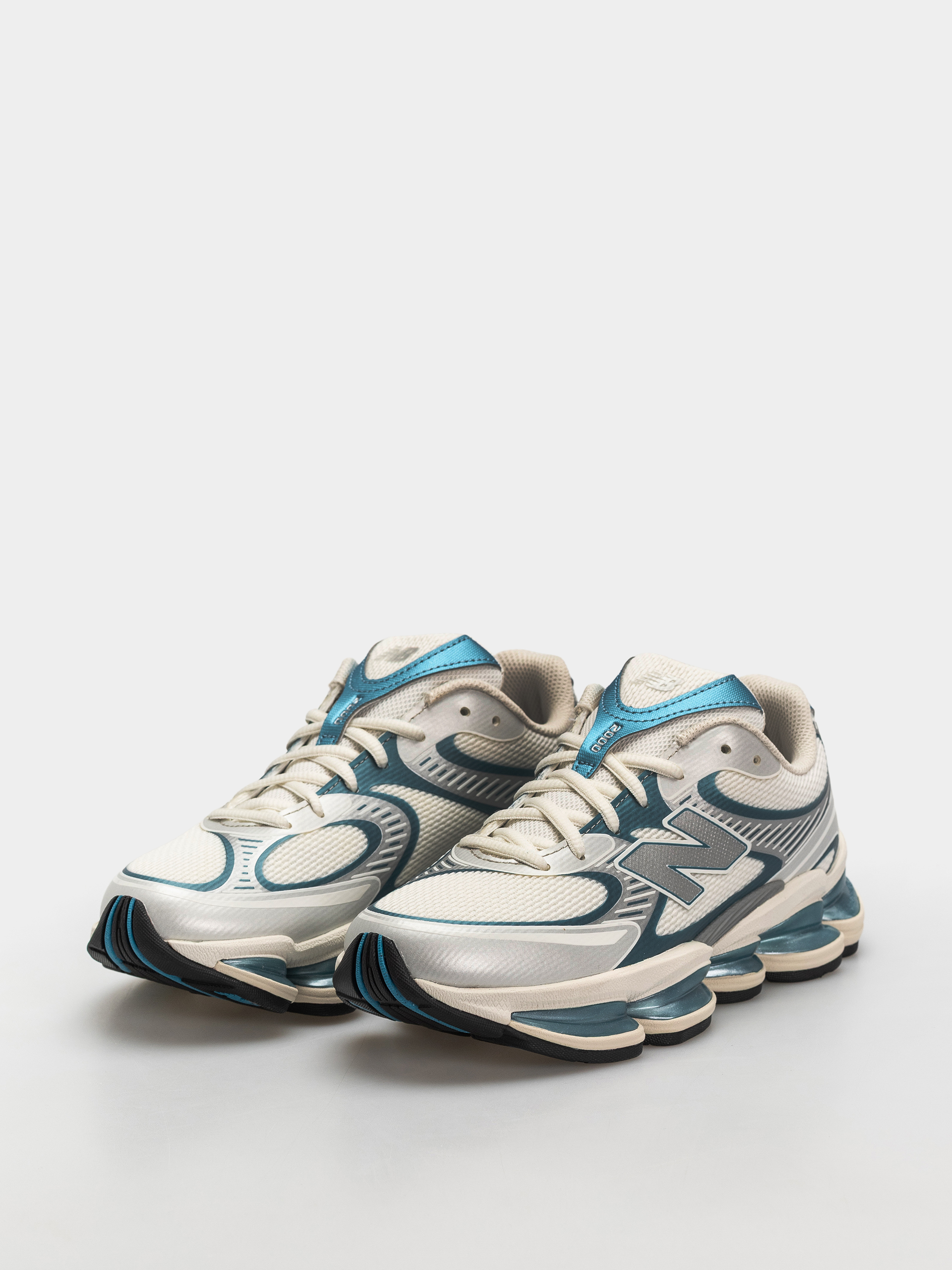 Обувки New Balance 2000 (sea salt/altitude metallic)