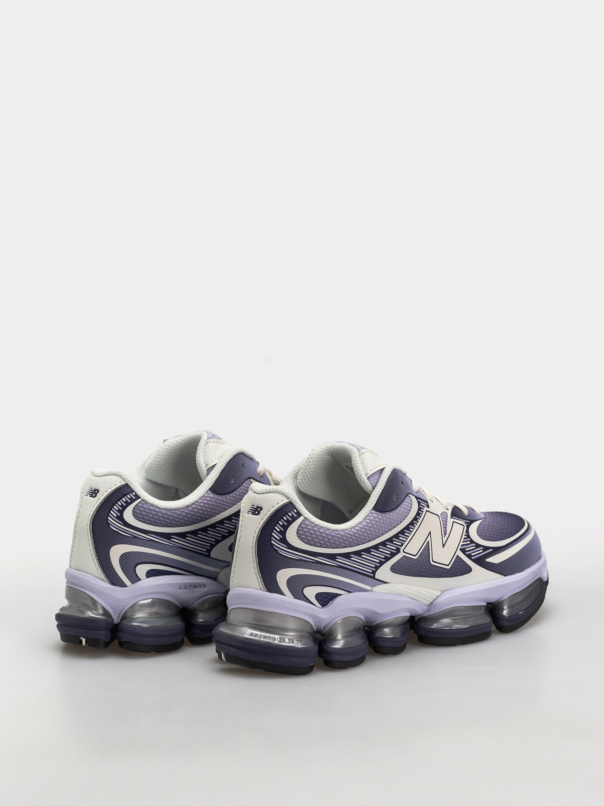 Обувки New Balance 2000 (boysenberry/smoked violet/sea salt)
