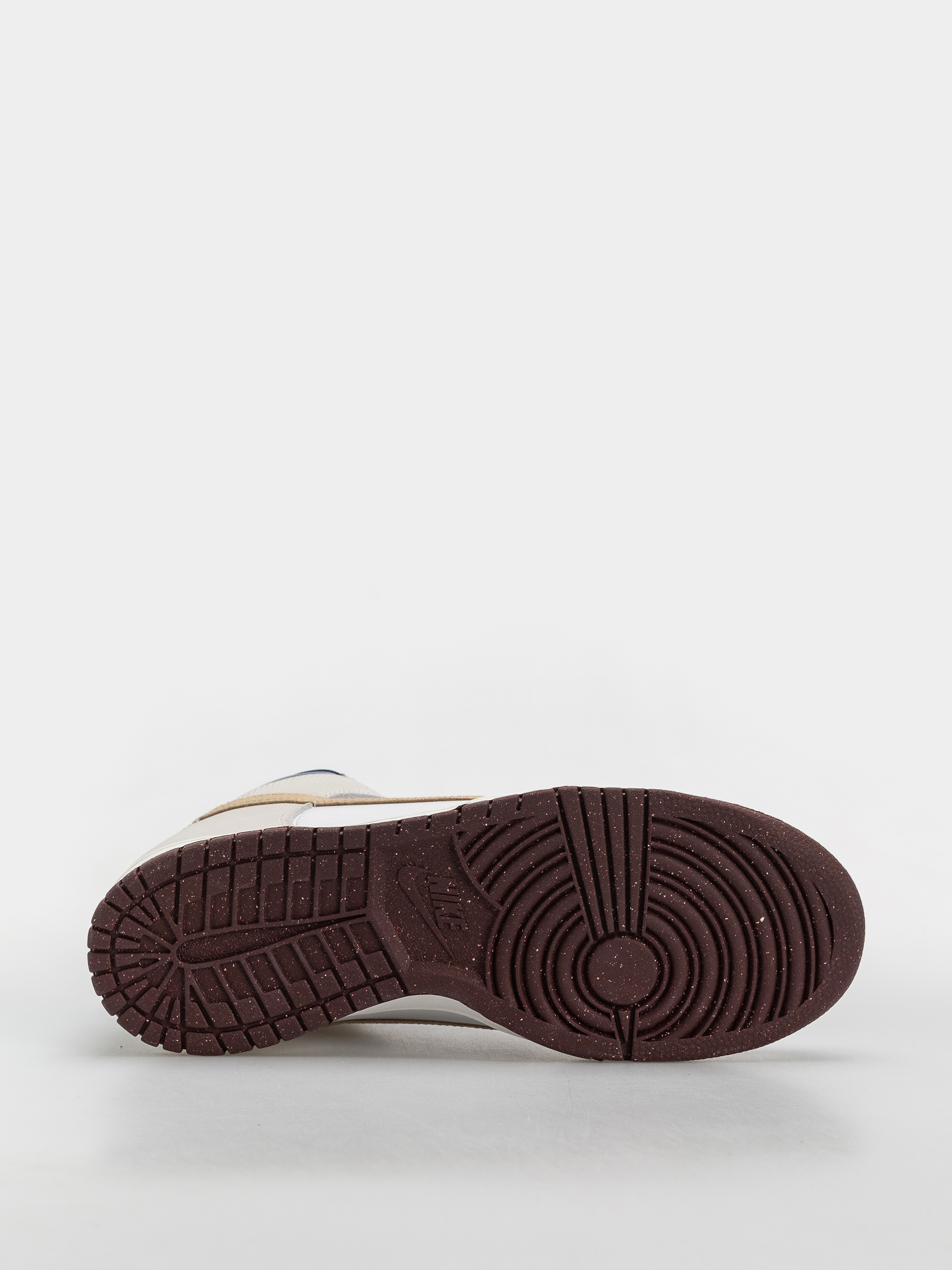 Обувки Nike SB Dunk High Pro QS Beyond (white/ivorysand duneblue void)