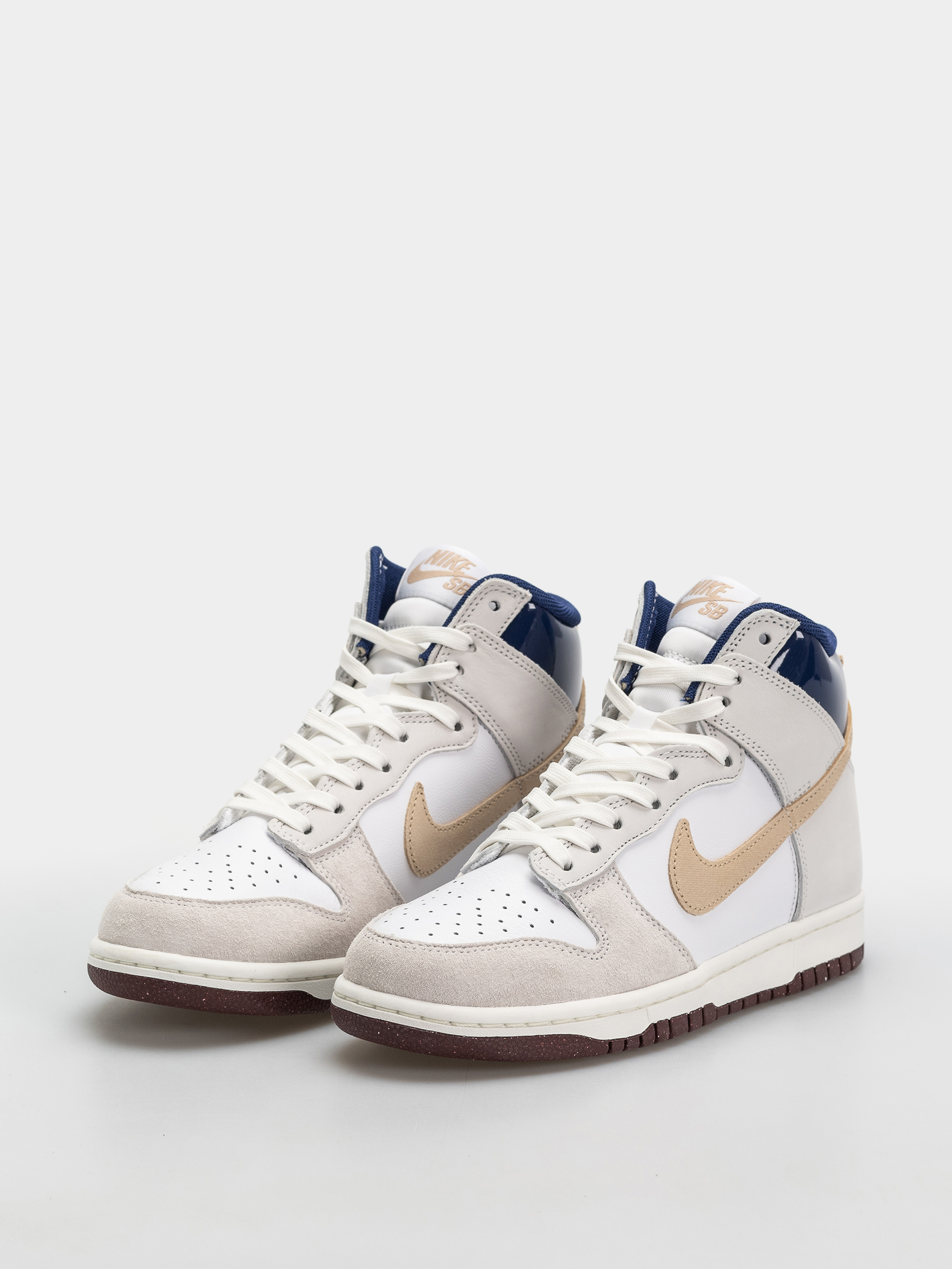 Обувки Nike SB Dunk High Pro QS Beyond (white/ivorysand duneblue void)