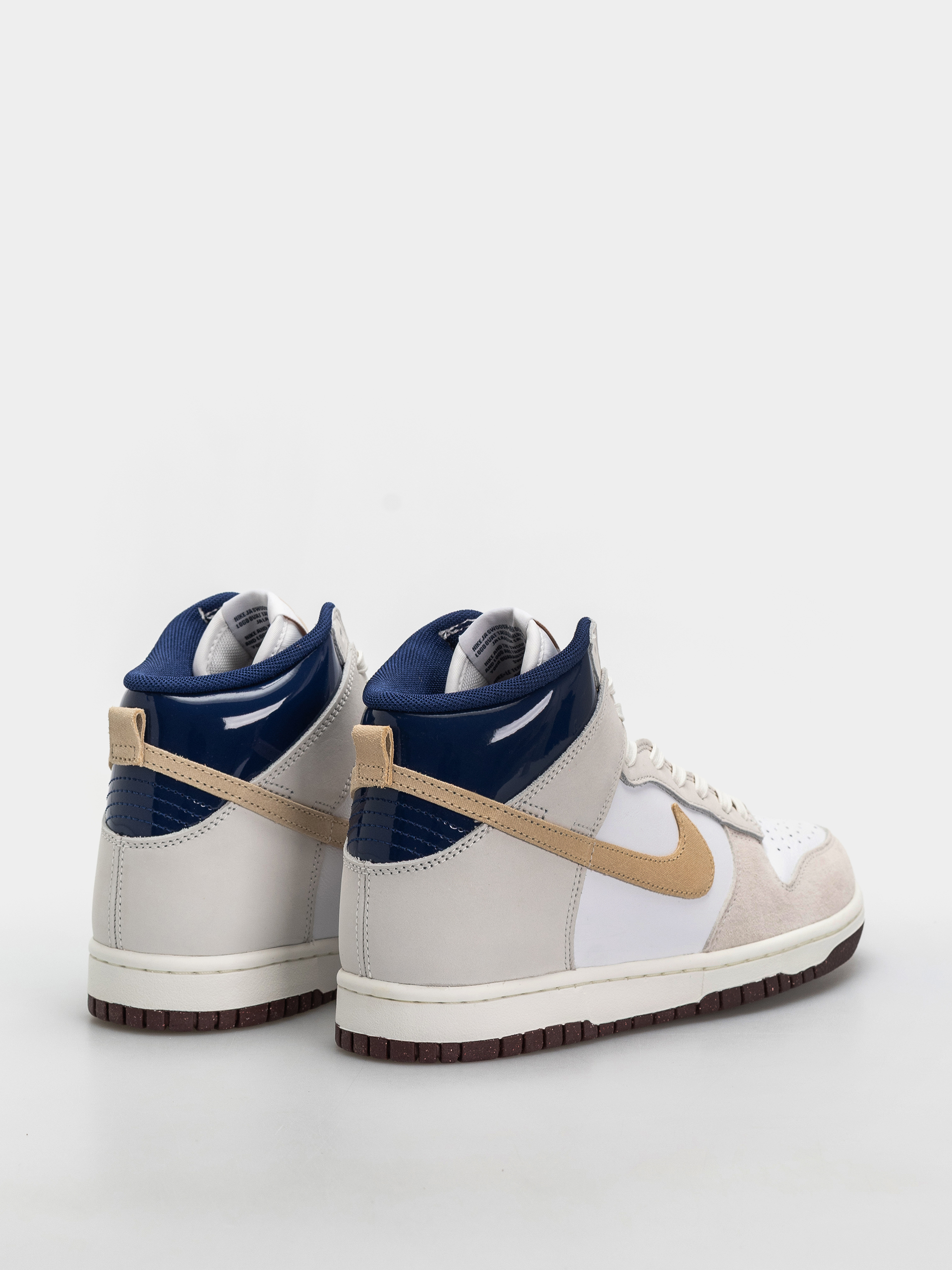 Обувки Nike SB Dunk High Pro QS Beyond (white/ivorysand duneblue void)