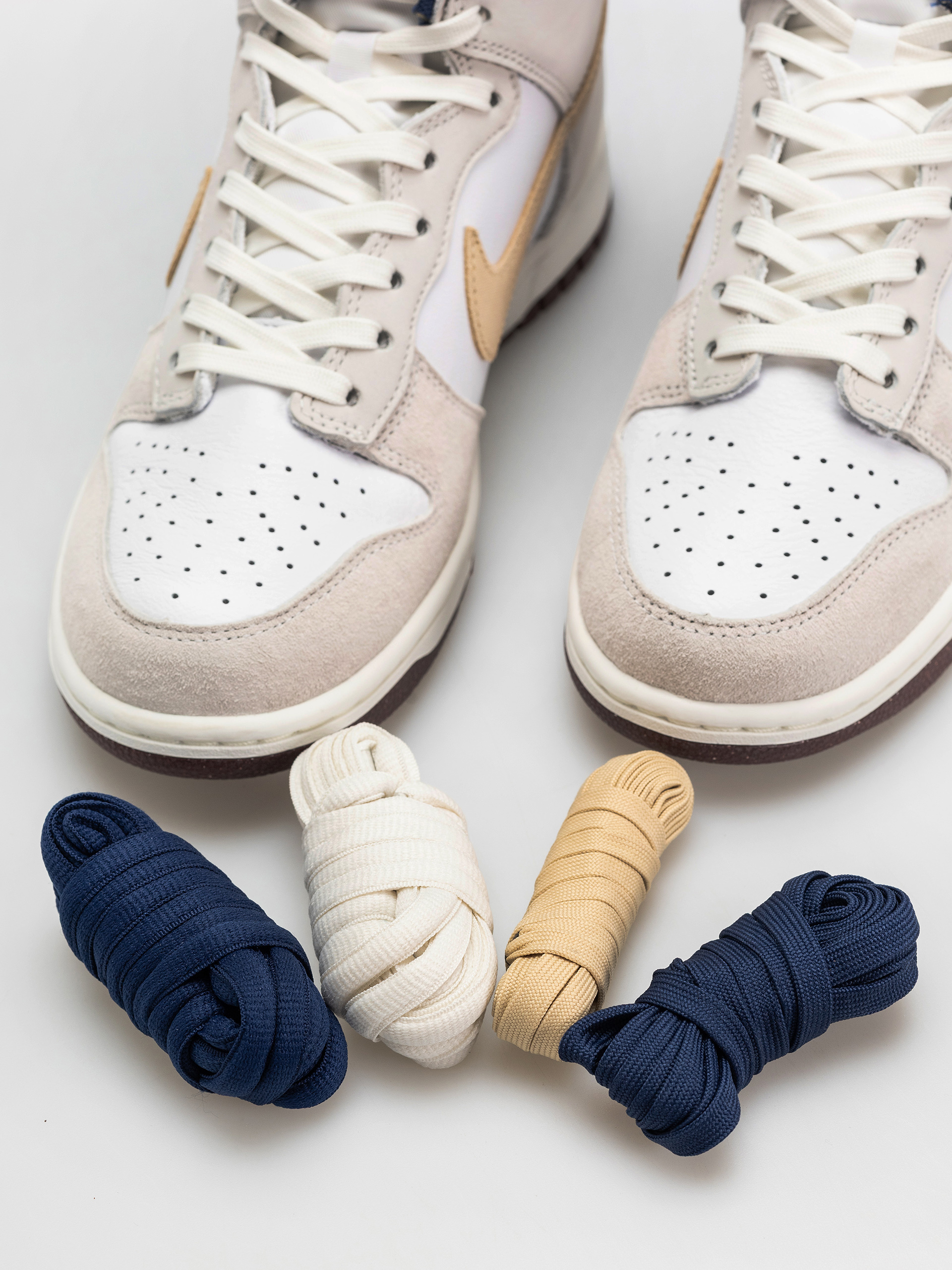 Обувки Nike SB Dunk High Pro QS Beyond (white/ivorysand duneblue void)