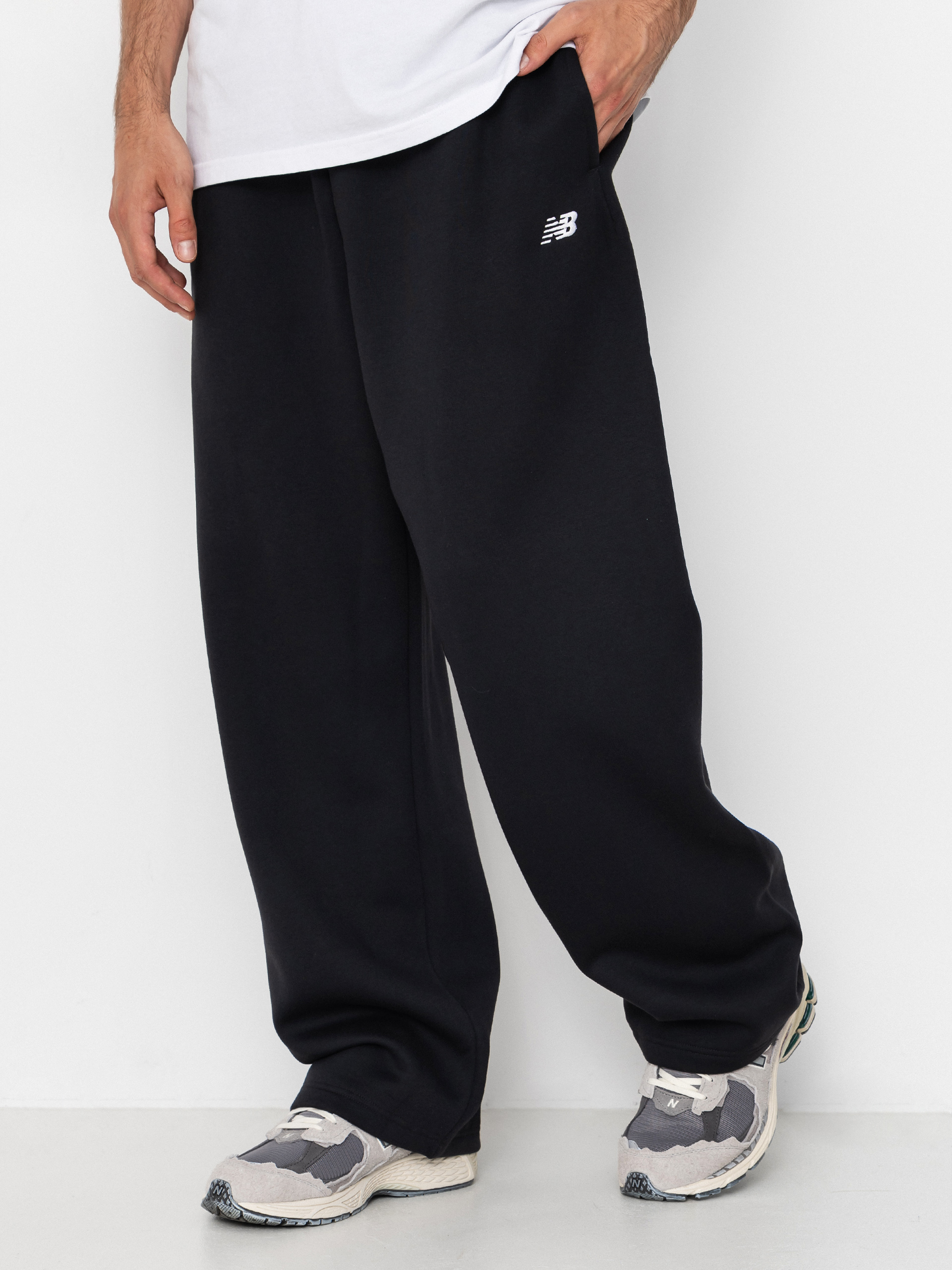 Панталони New Balance Sport Essentials Fleece (black)