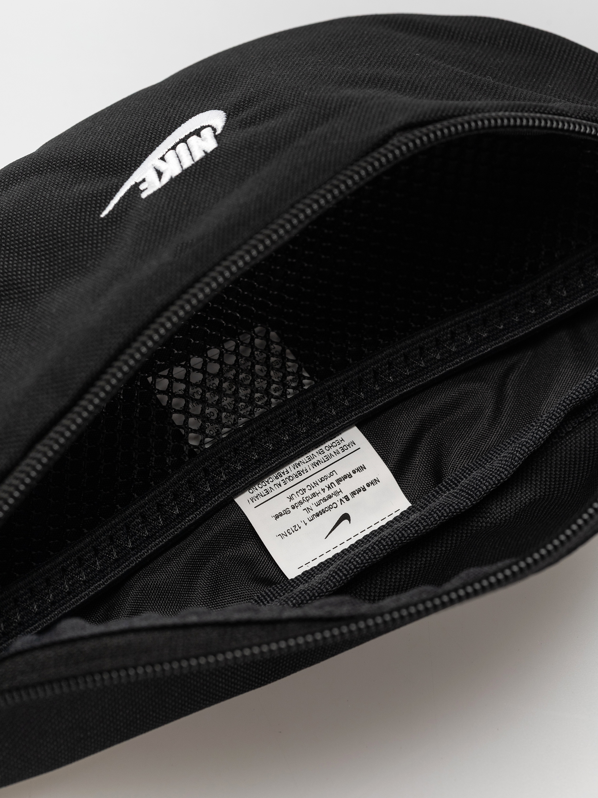 Чантичка за кръст Nike SB Heritage 2.0 S (black/black/white)