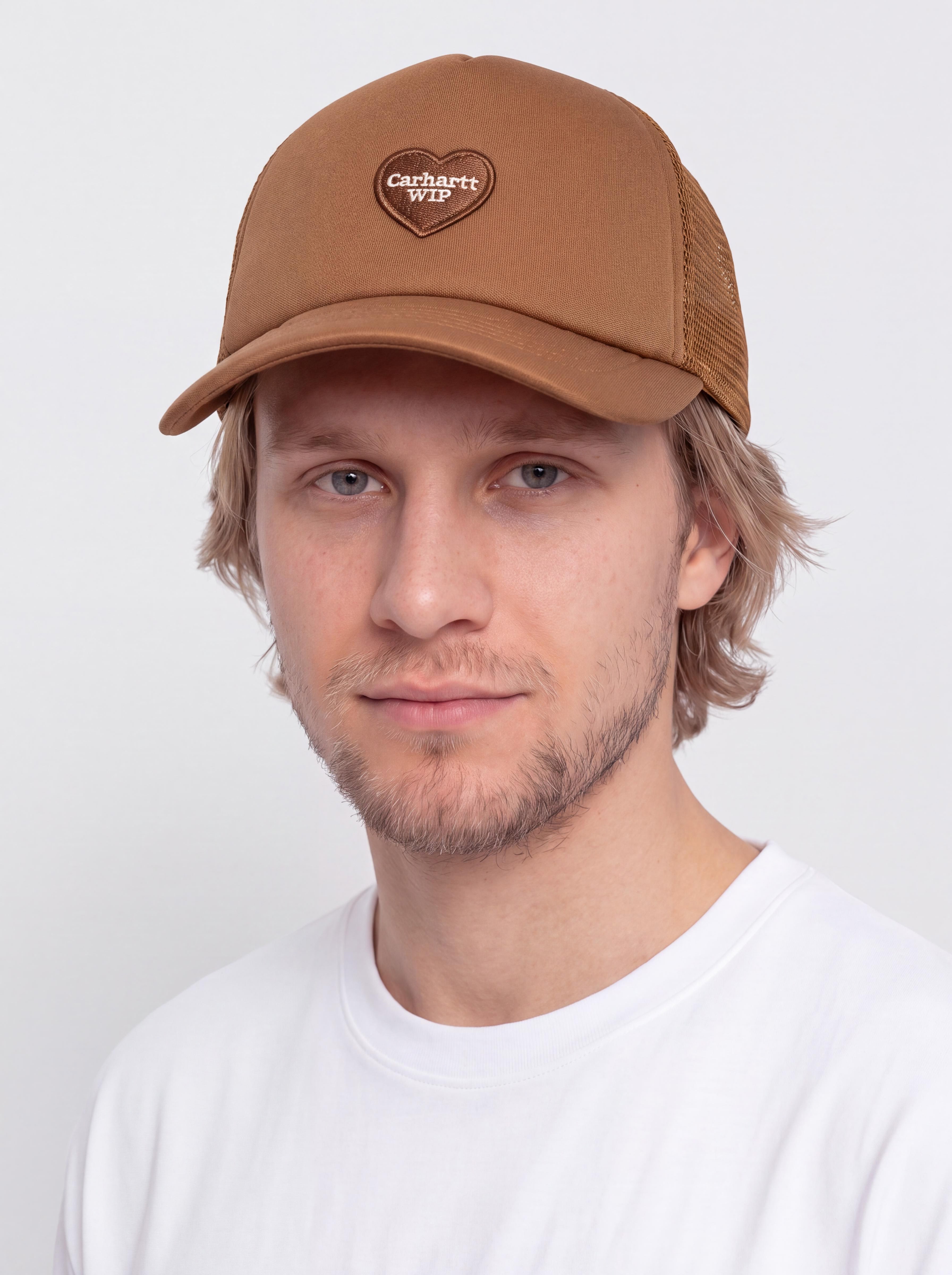 u0428u0430u043fu043au0430 u0441 u043au043eu0437u0438u0440u043au0430 Carhartt WIP Heart Patch Trucker (hamilton brown)