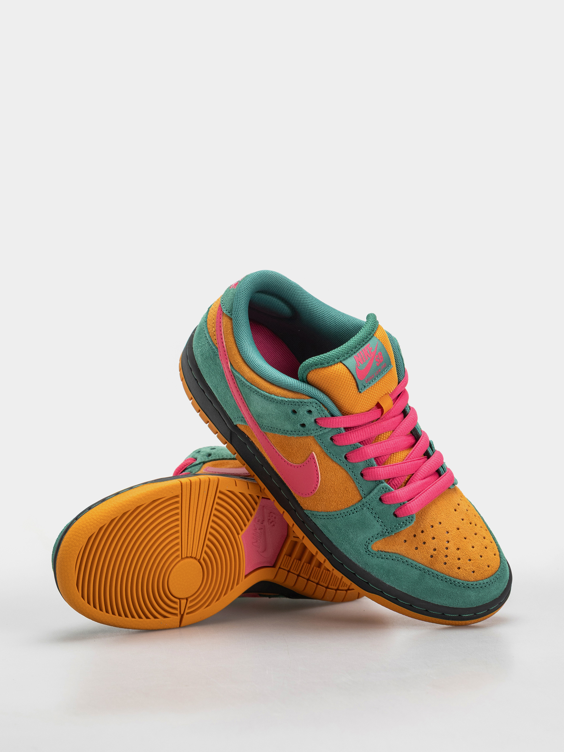 Обувки Nike SB Dunk Low Pro (green noise/watermelon light curry)