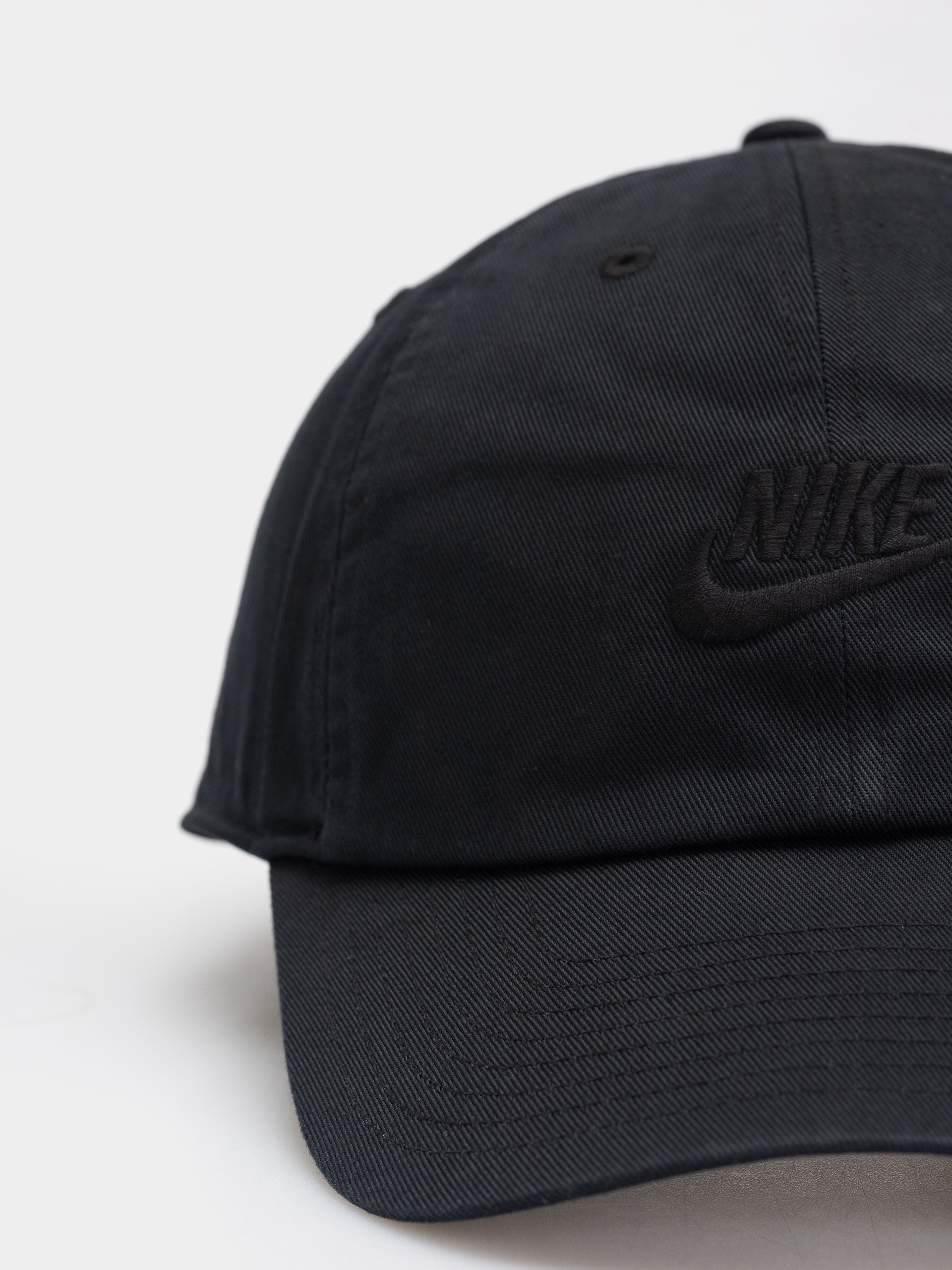 Шапка с козирка Nike SB Nike Club Futura (black/black)