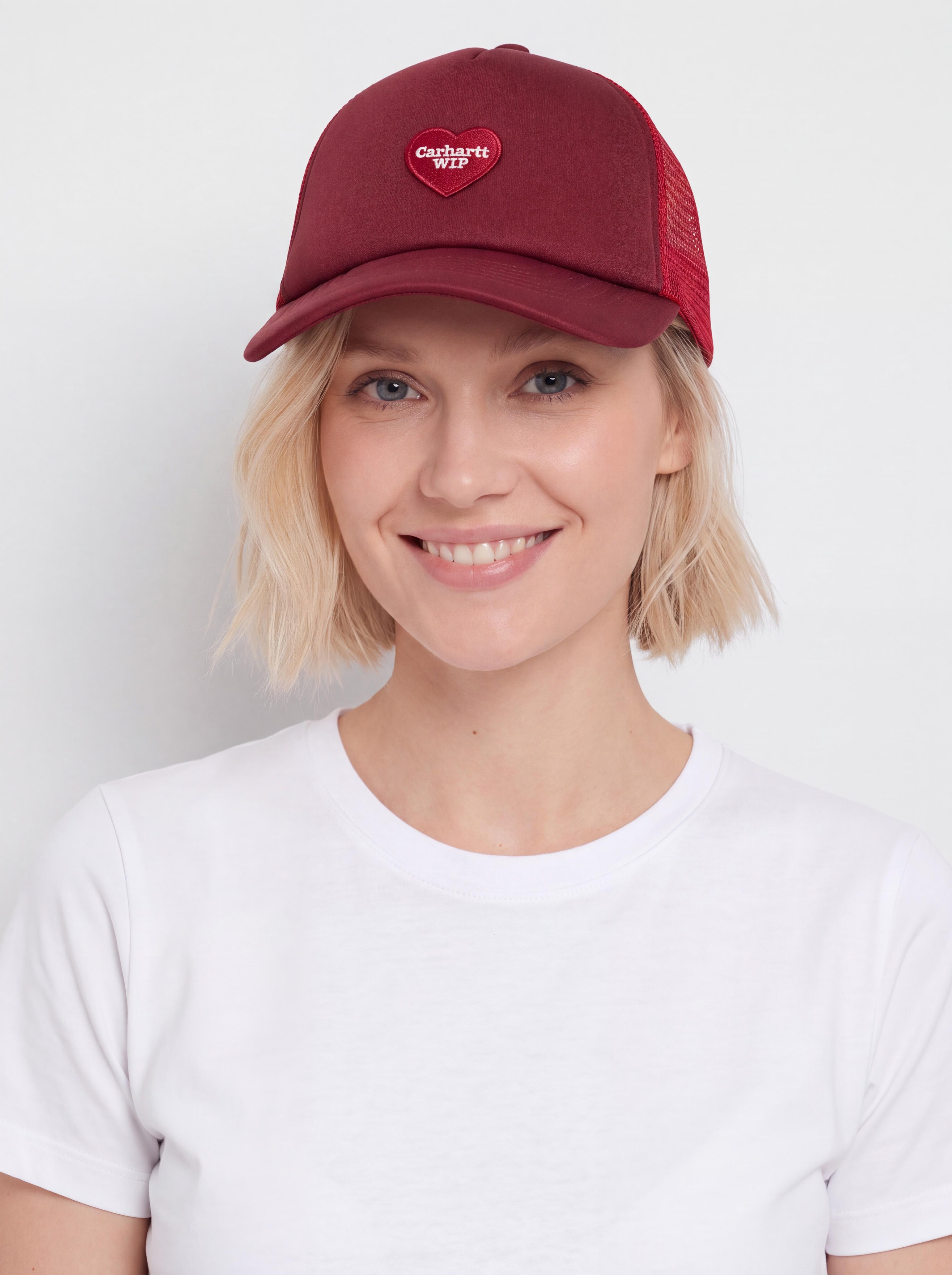 u0428u0430u043fu043au0430 u0441 u043au043eu0437u0438u0440u043au0430 Carhartt WIP Heart Patch Trucker (scarlet)