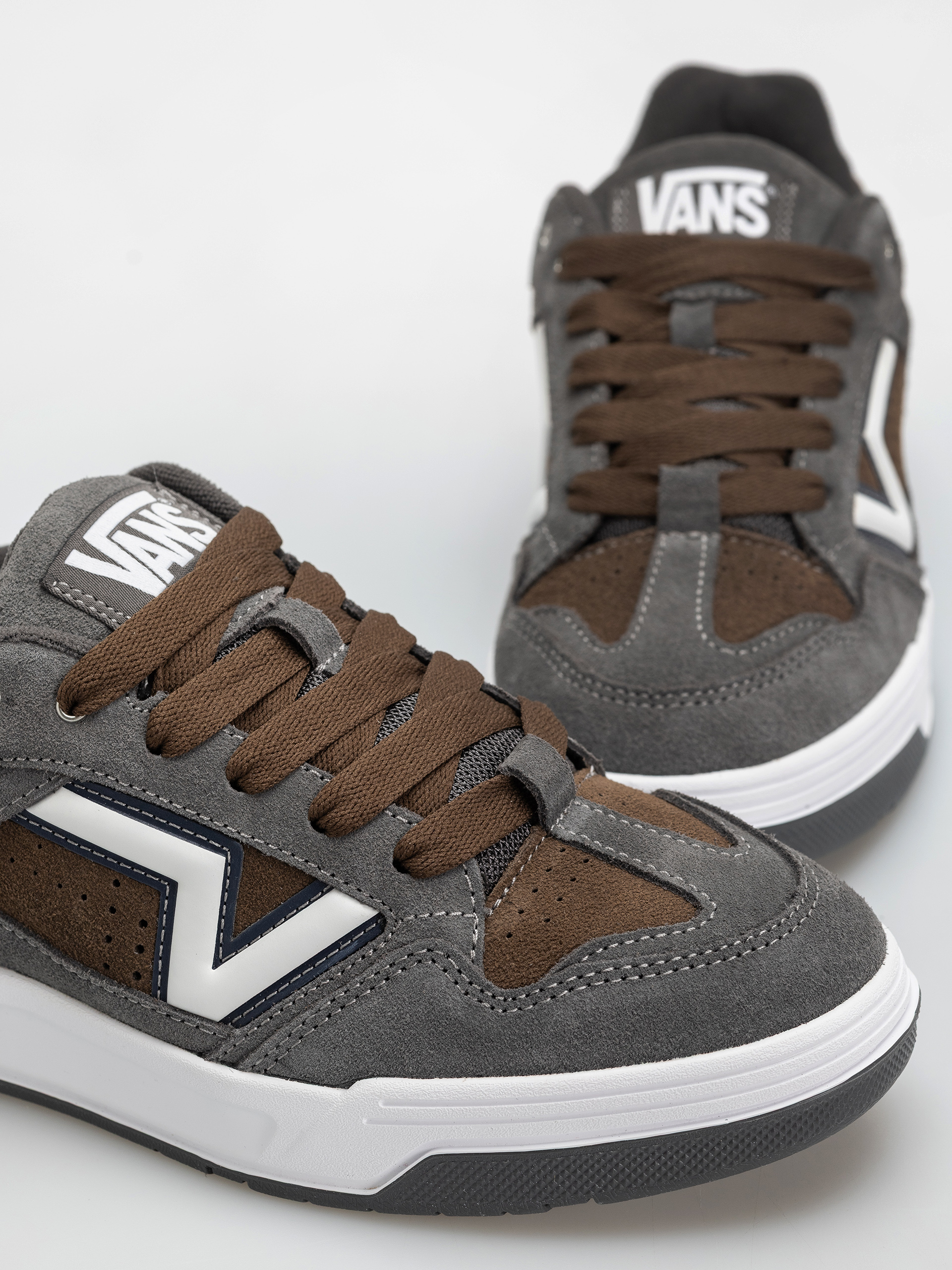 Обувки Vans Upland (brown/brown)