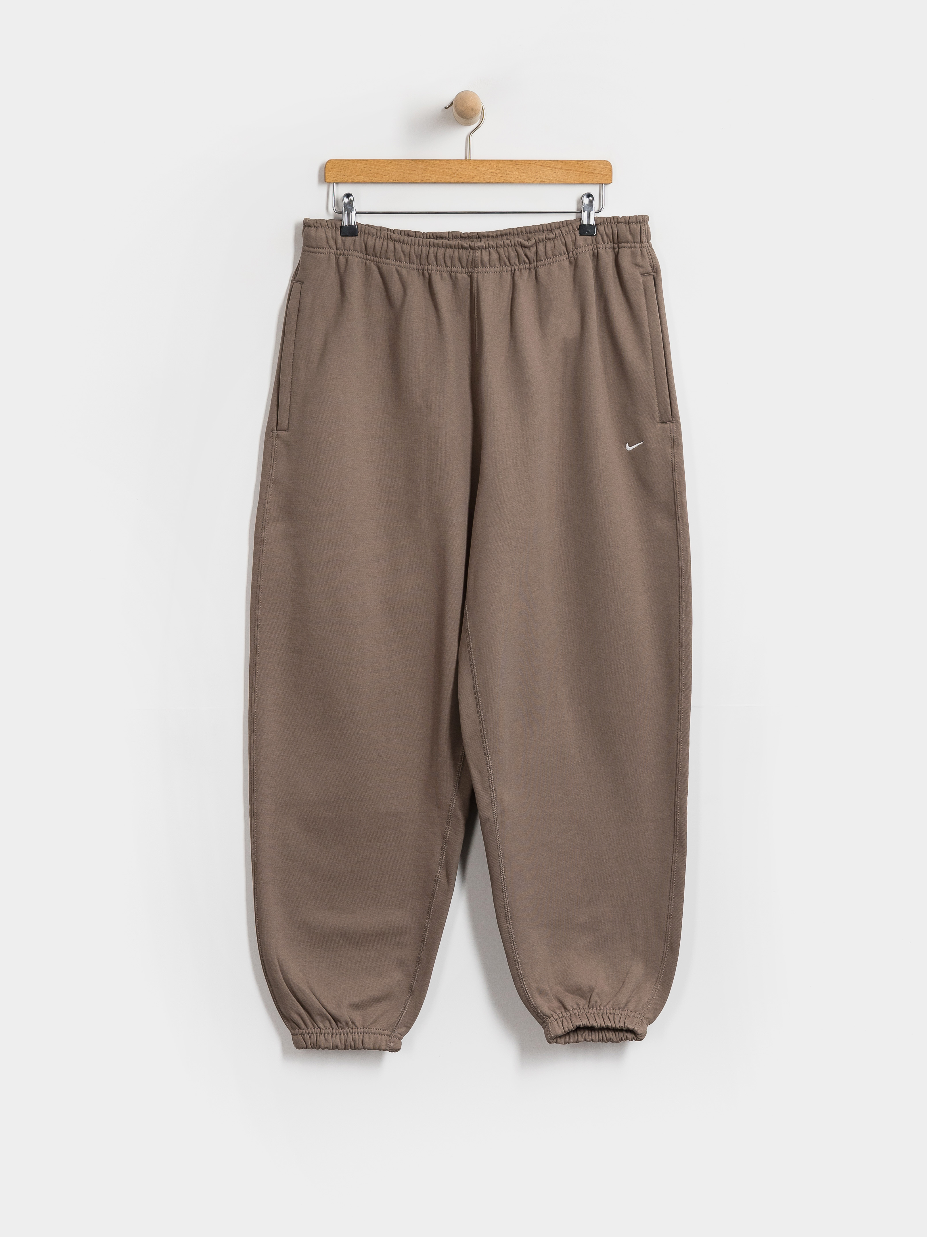 Панталони Nike SB Solo Swoosh (mink brown/mink brown/white)