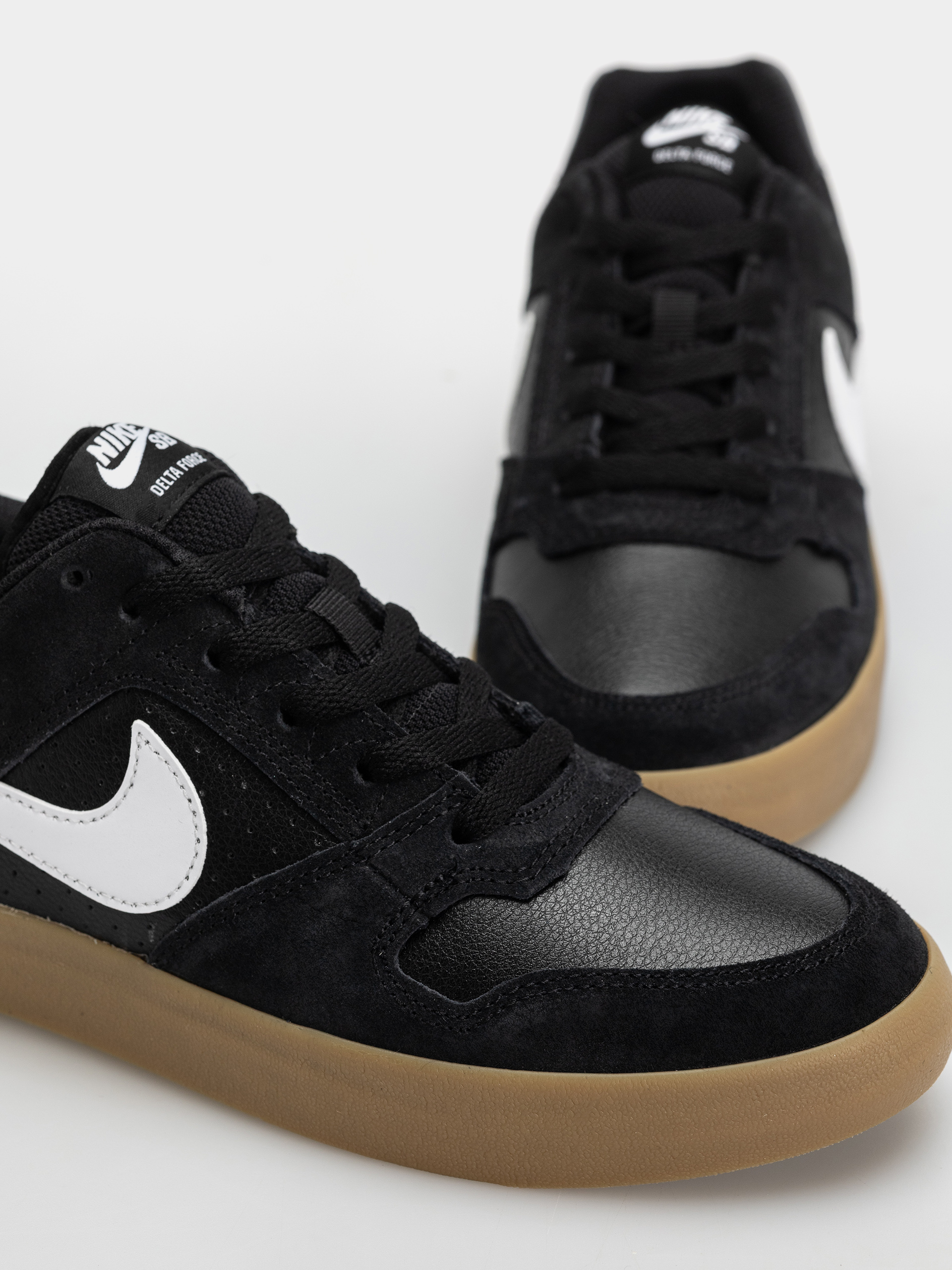 Обувки Nike SB Sb Delta Force Vulc (black/white gum light brown dark grey)