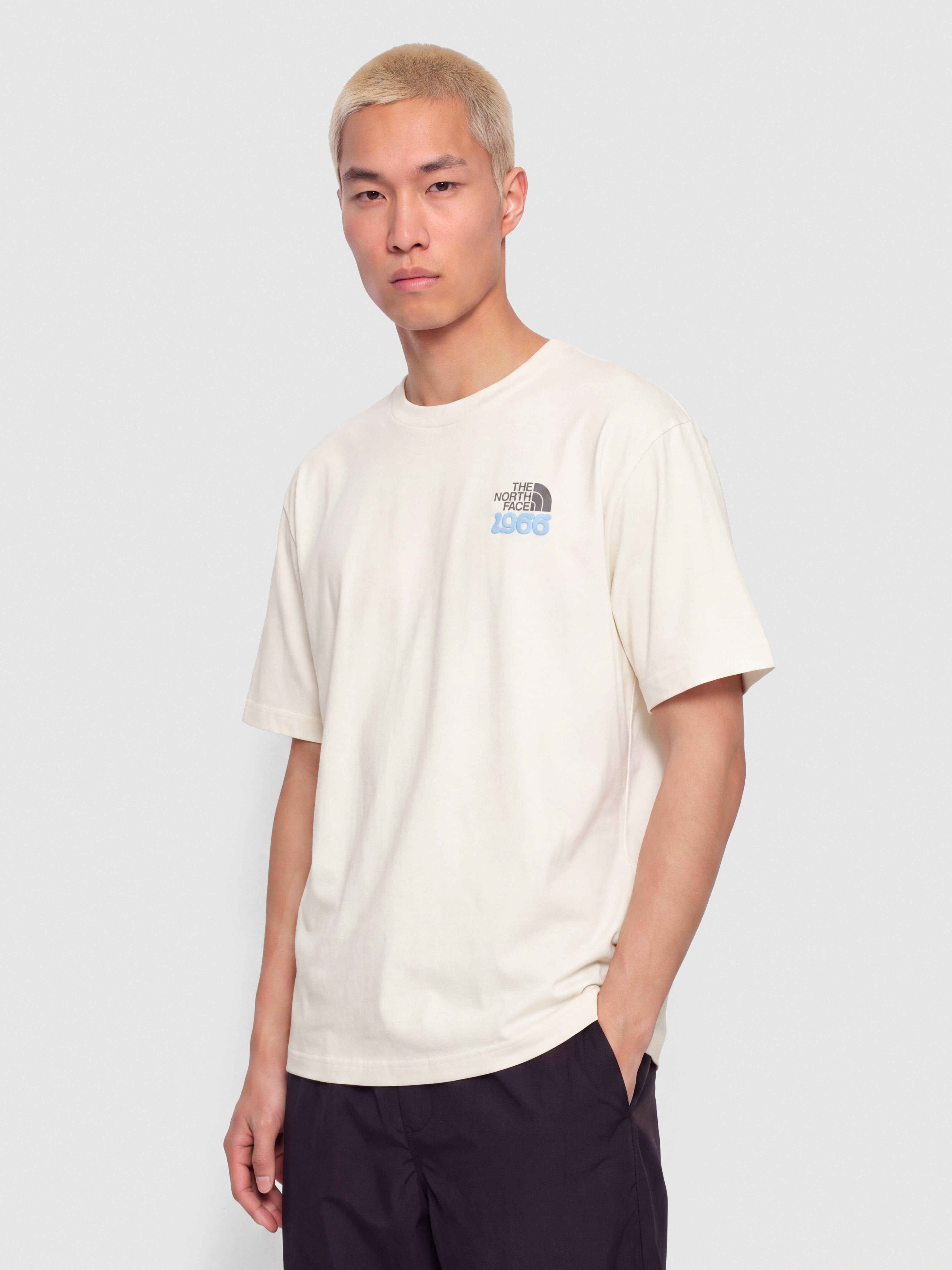 Тениска The North Face Flora Relaxed (white dune)