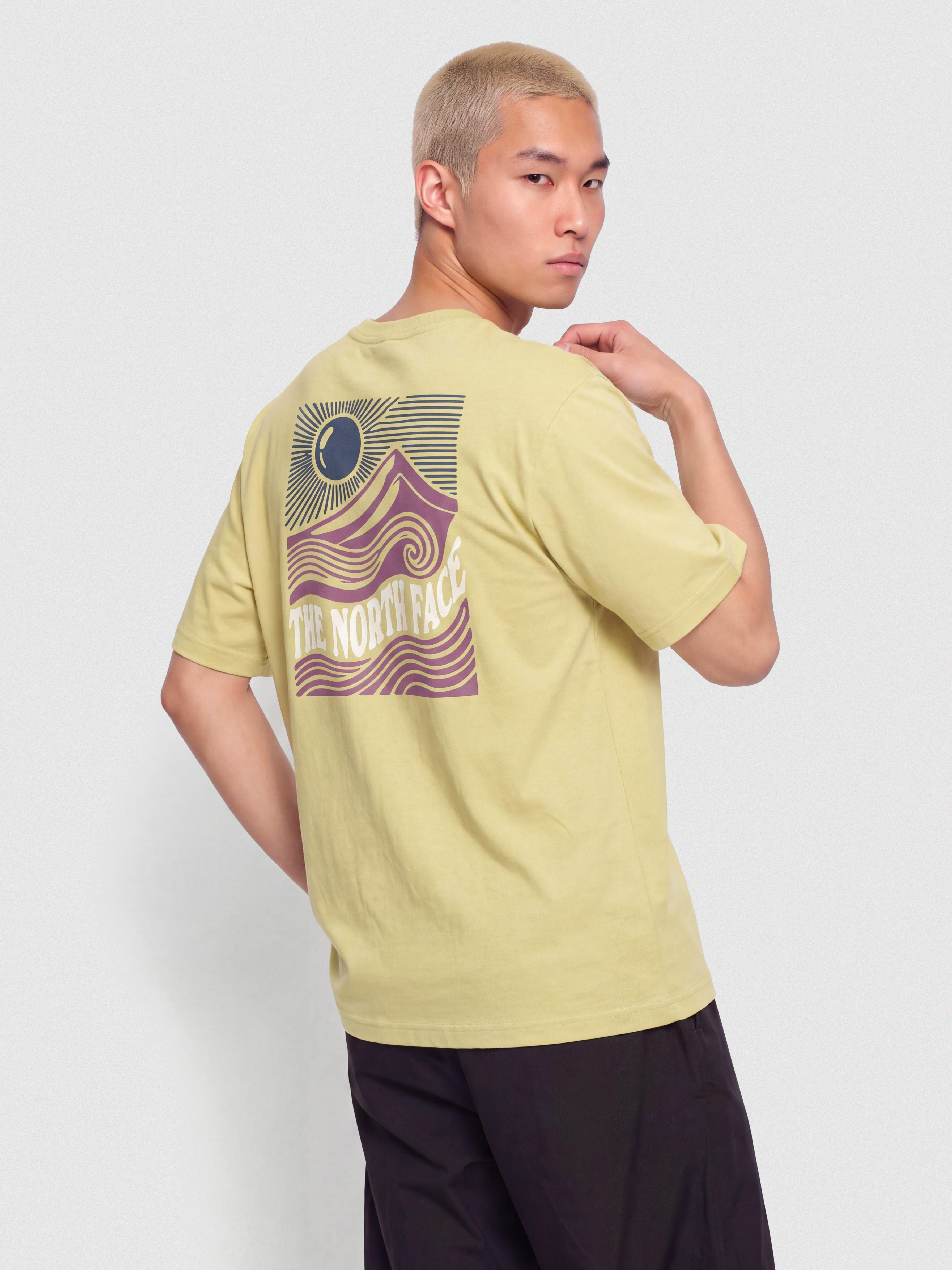 Тениска The North Face Mountain Escape Relaxed (pear)
