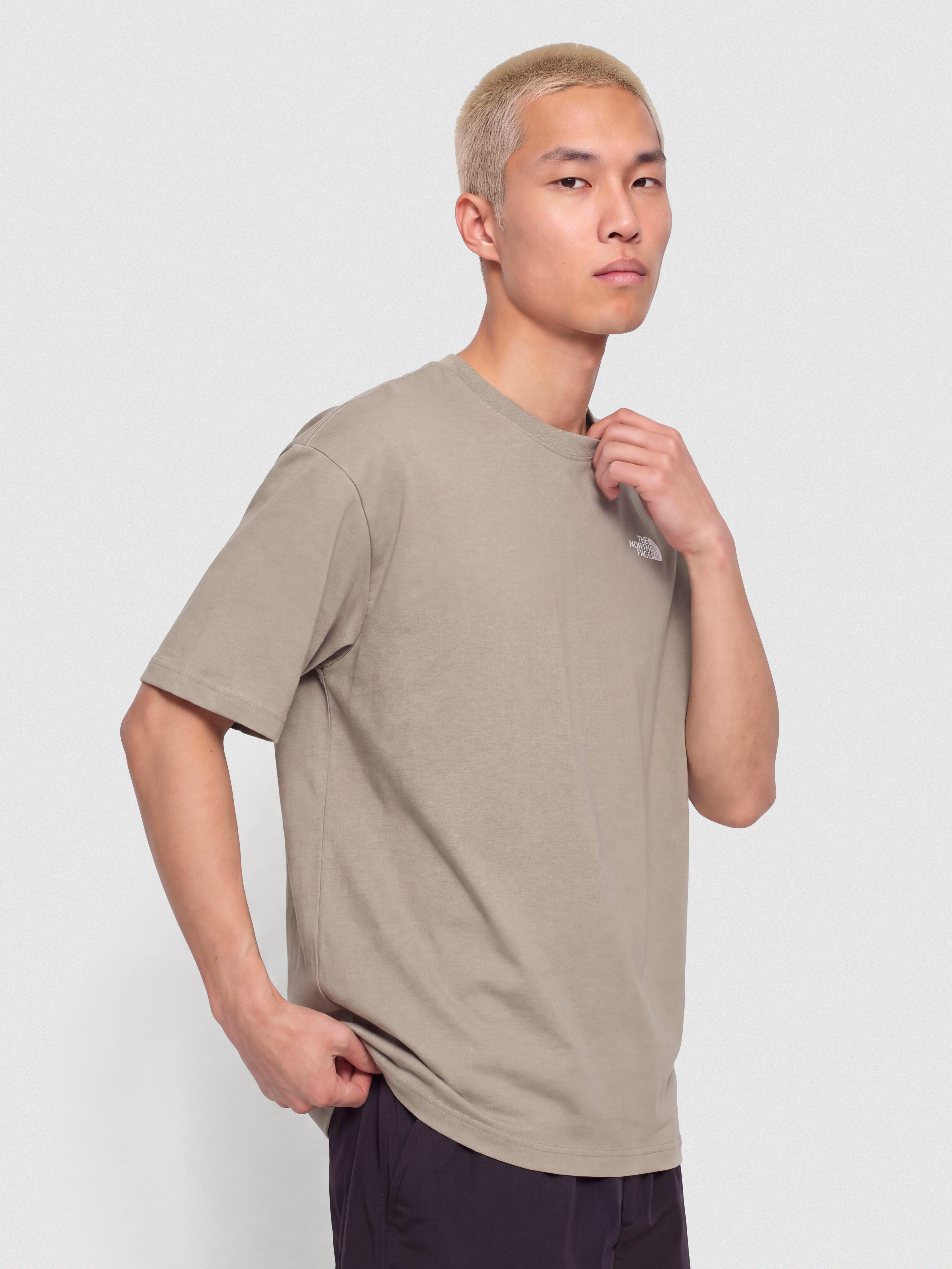 Тениска The North Face Tnf Essential Simple Dome