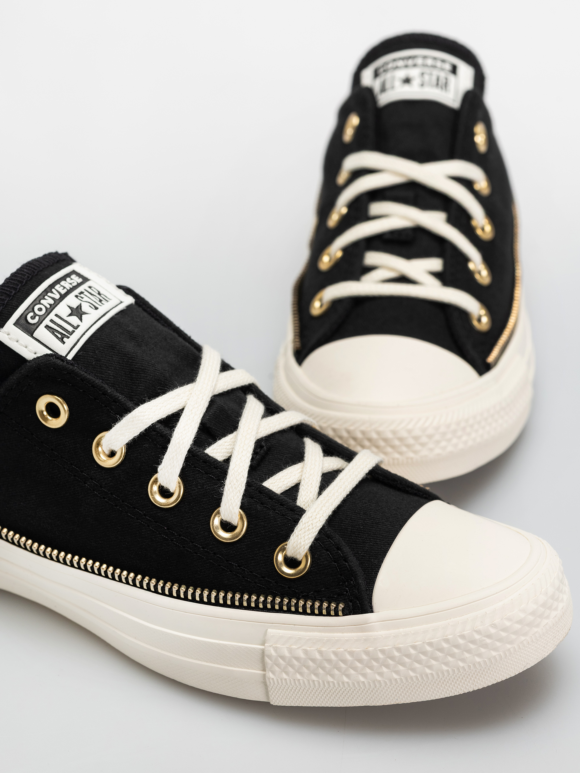 Кецове Converse Chuck Taylor All Star Ox Wmn (black/egret/gold)