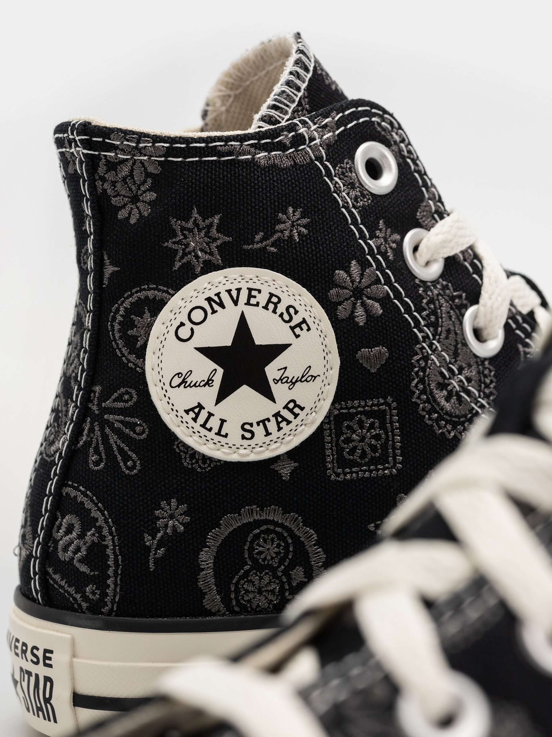Кецове Converse Chuck Taylor All Star Hi Wmn (black/dark matter/natural ivory)