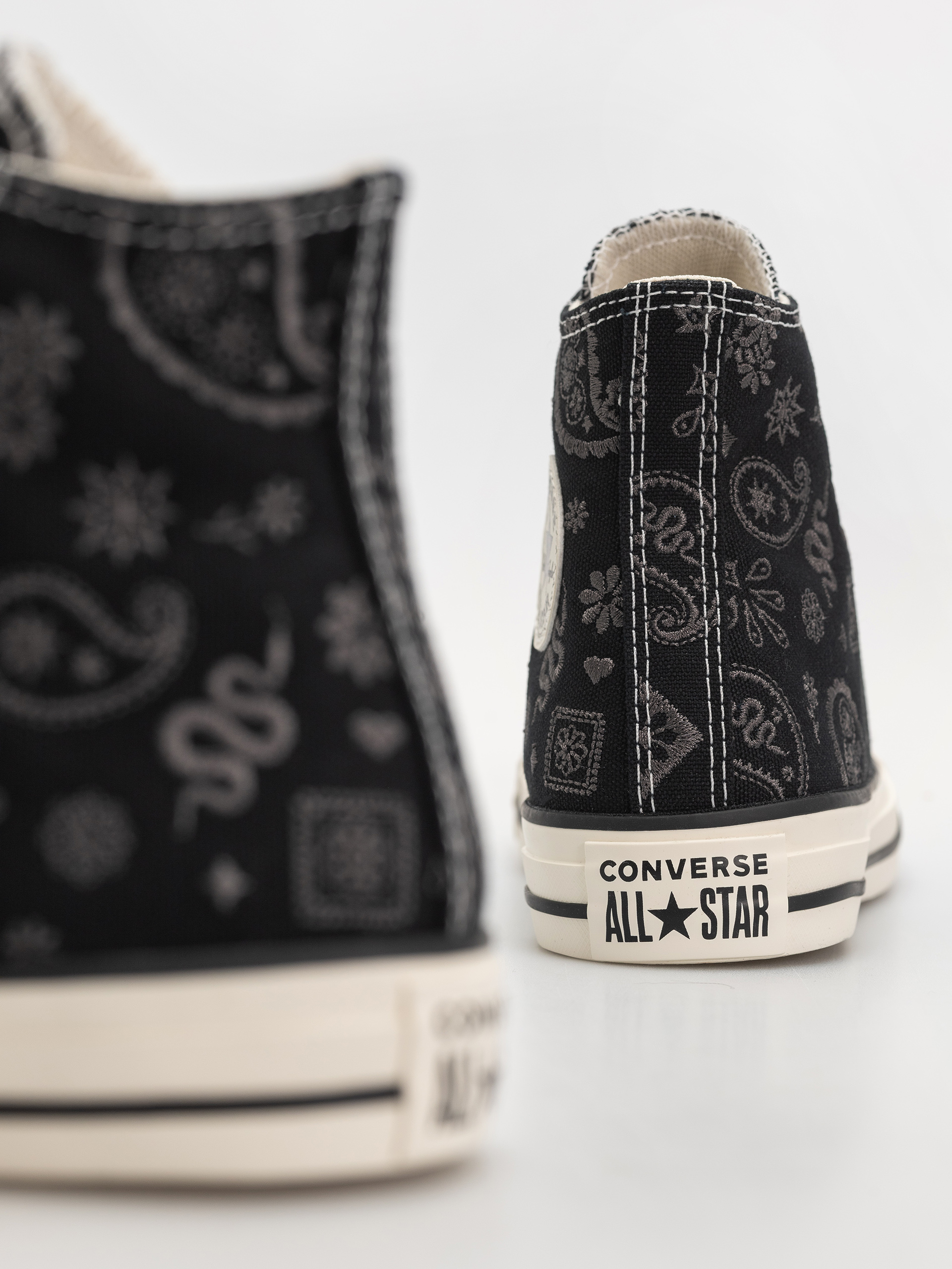 Кецове Converse Chuck Taylor All Star Hi Wmn (black/dark matter/natural ivory)