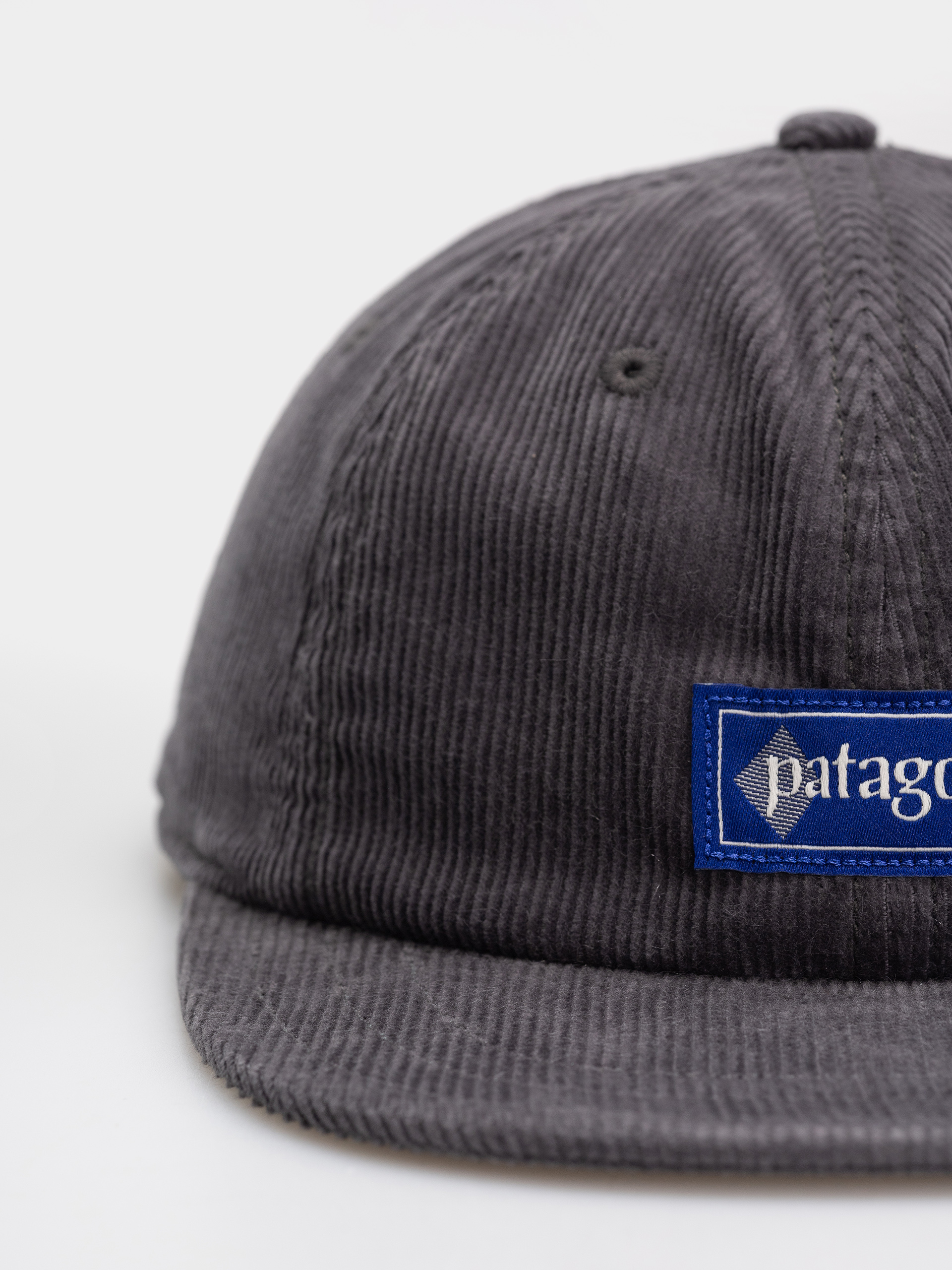 Шапка с козирка Patagonia Corduroy (hut tripper label forge grey)