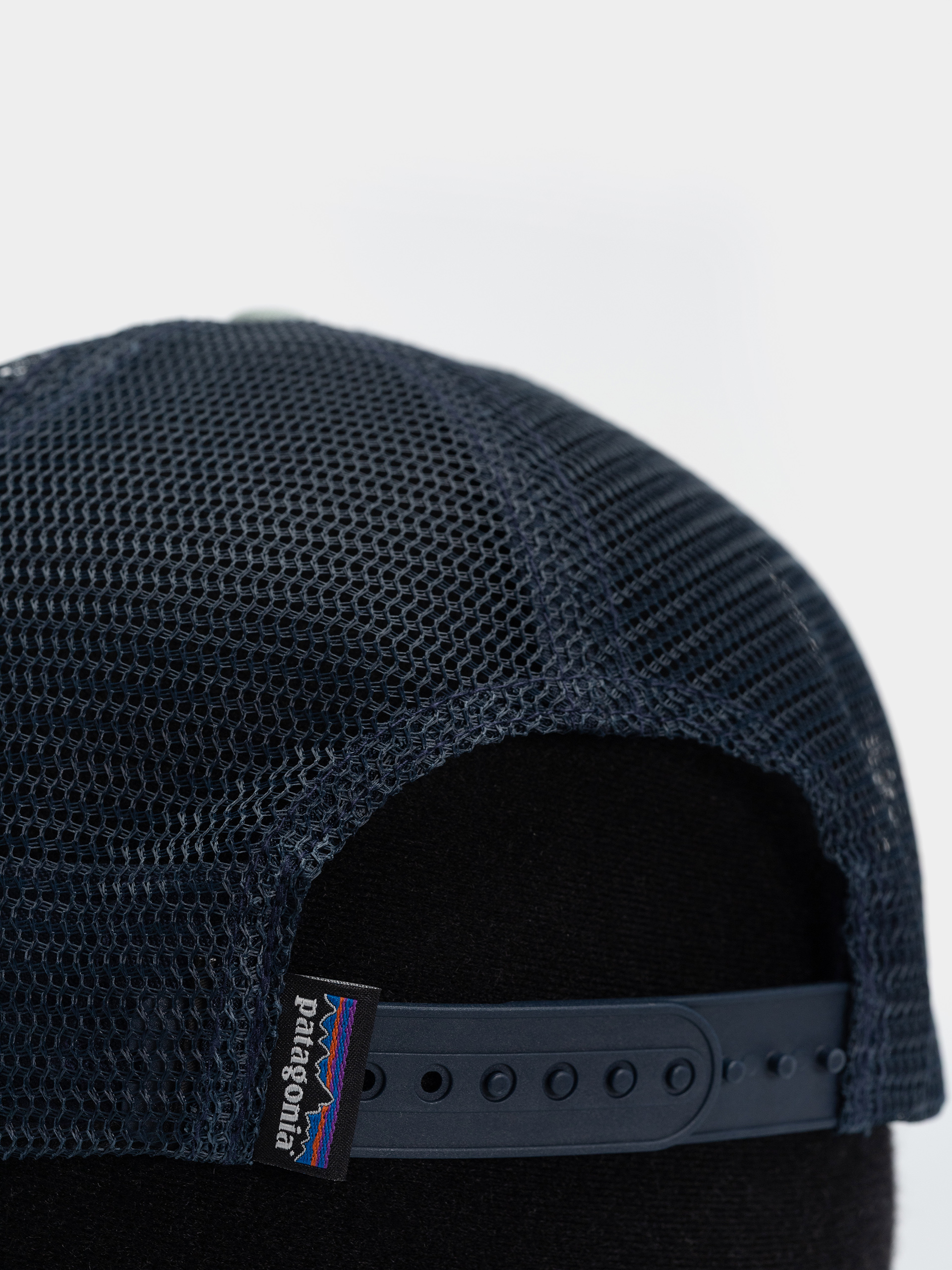 Шапка с козирка Patagonia P 6 Logo Trucker (pumice)
