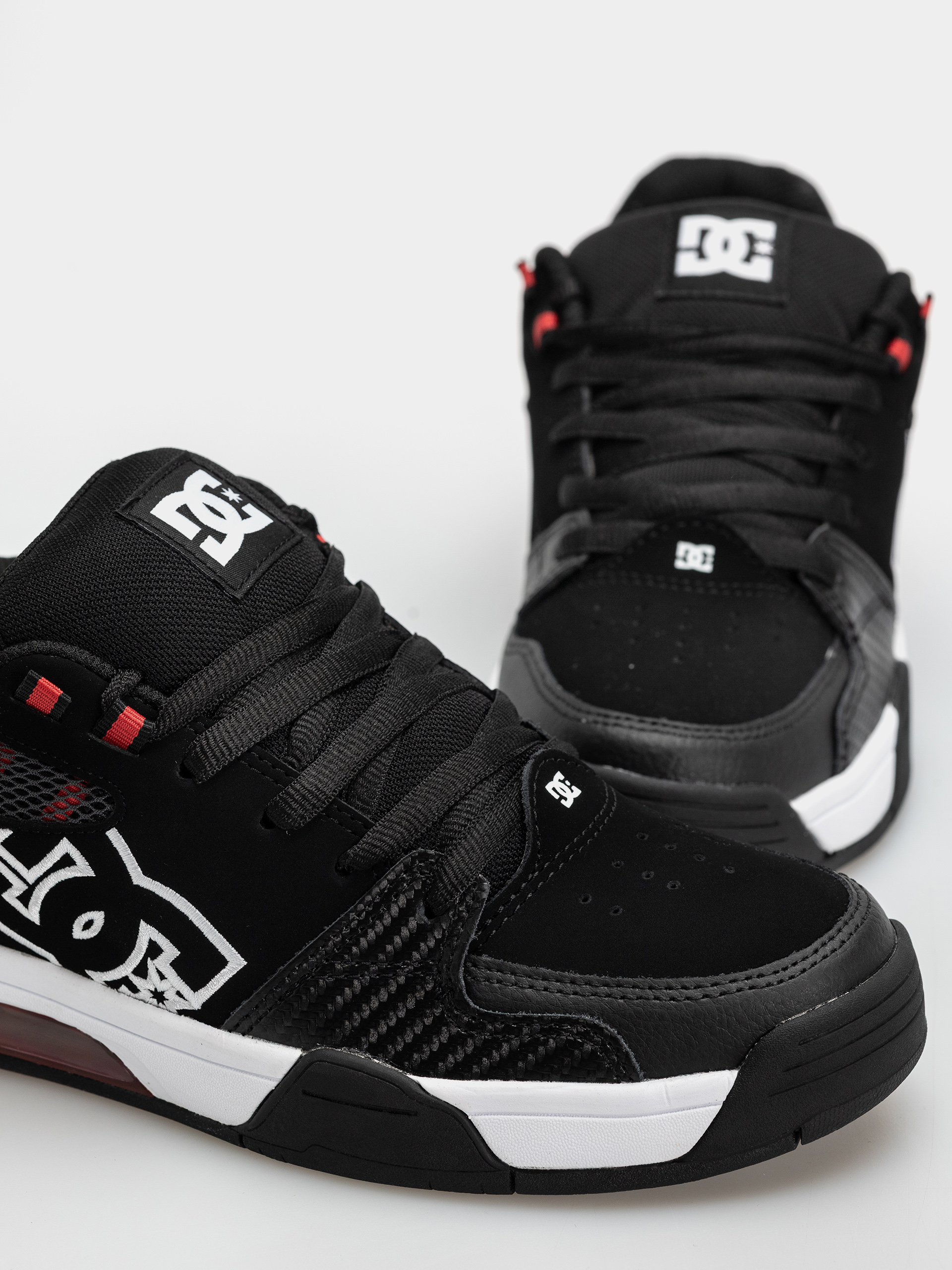 Обувки DC Versatile (black/white/athletic red)