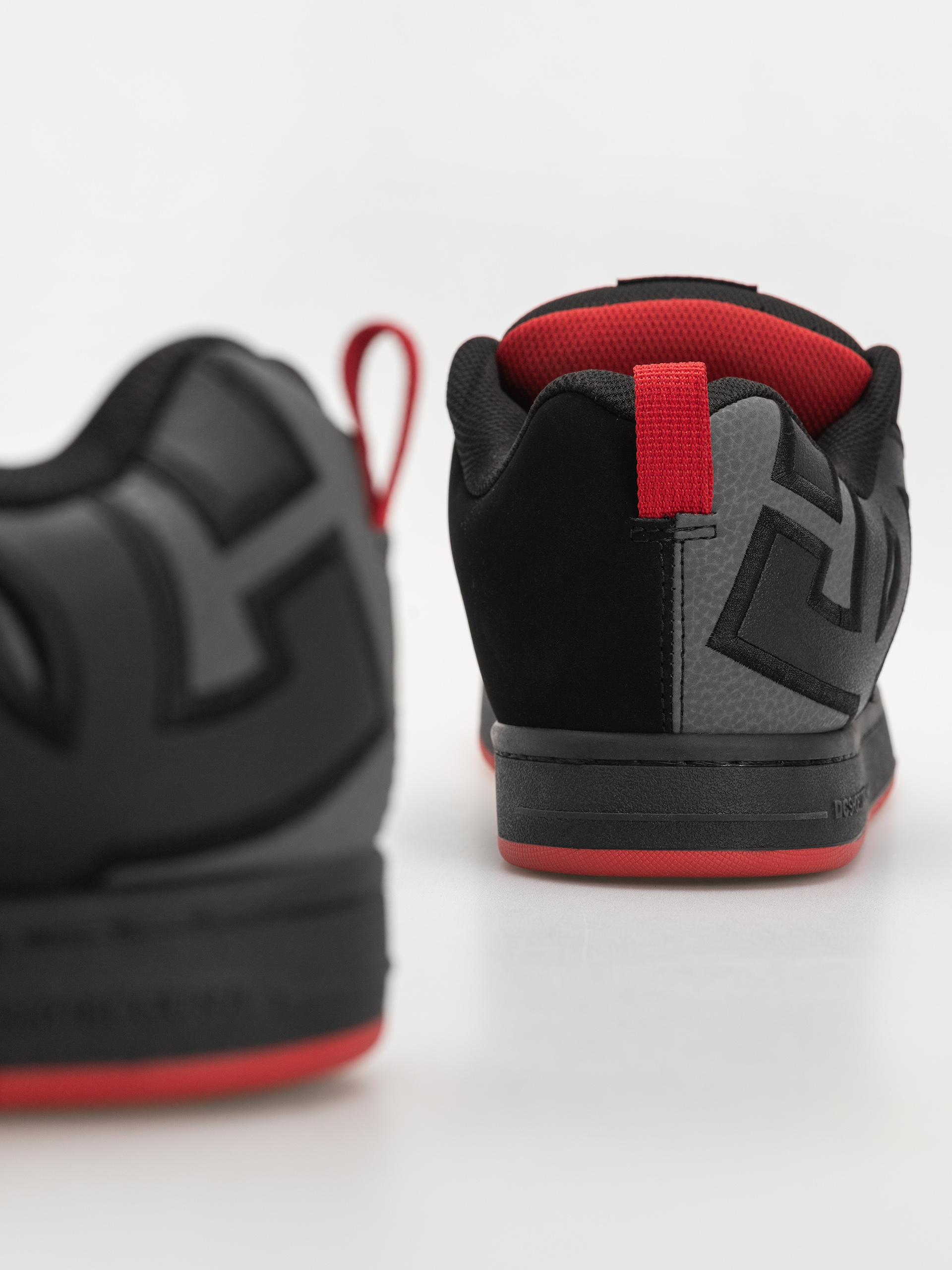 Обувки DC Court Graffik (black/grey/red)