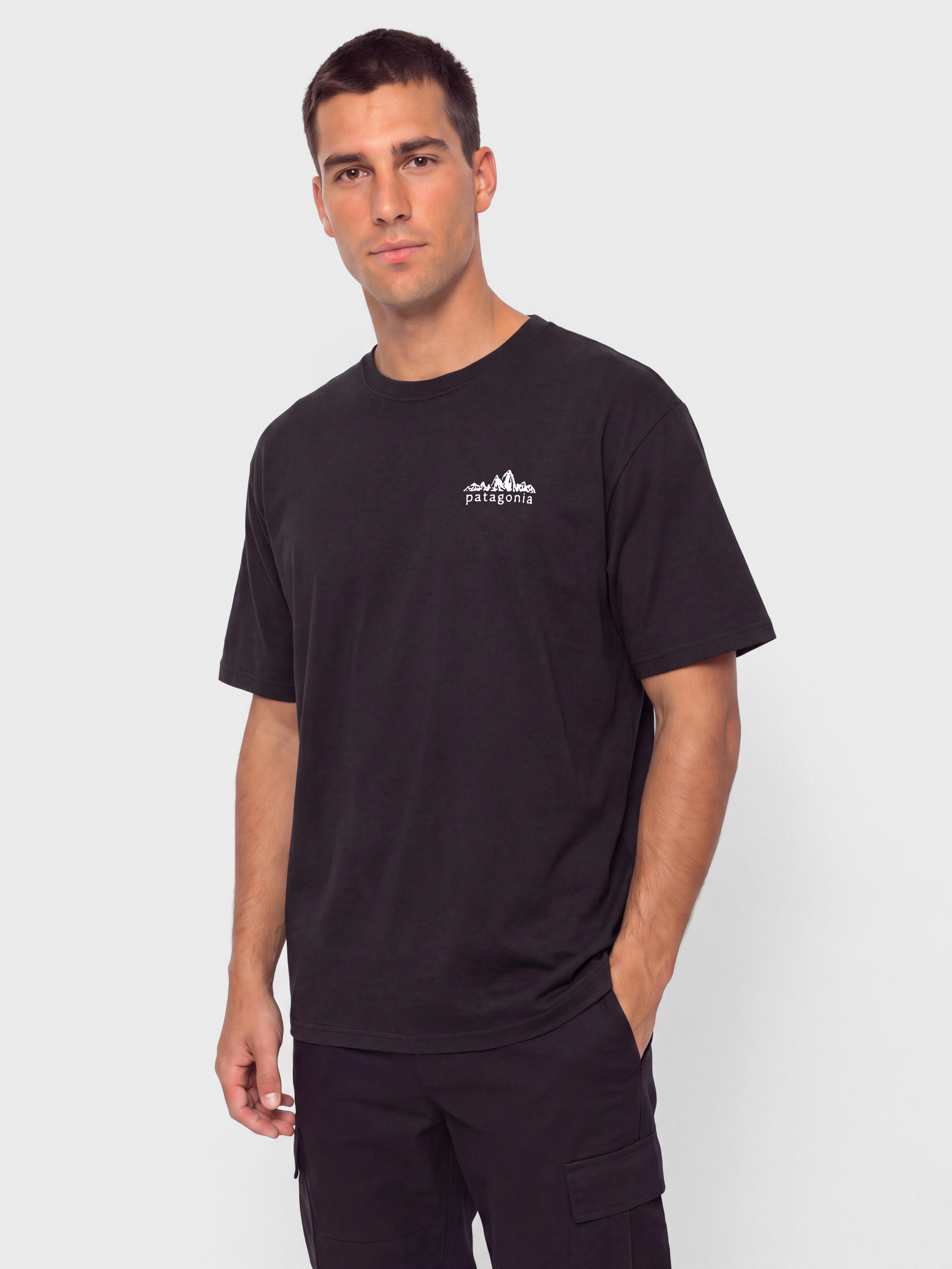 Тениска Patagonia Fitz Roy Foothills (ink black)