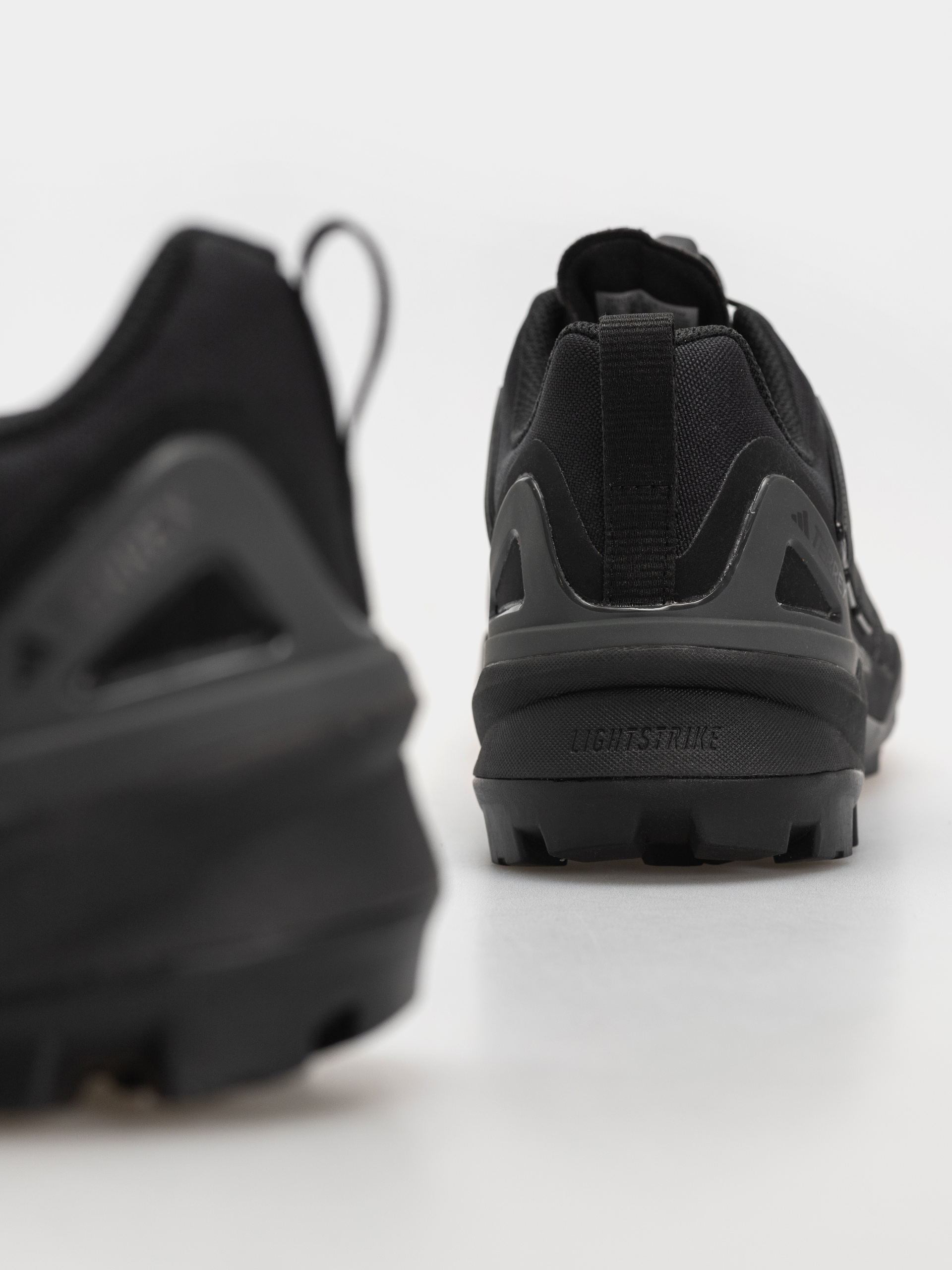 Обувки adidas Terrex Skychaser Gt (cblack/cblack/carbon)